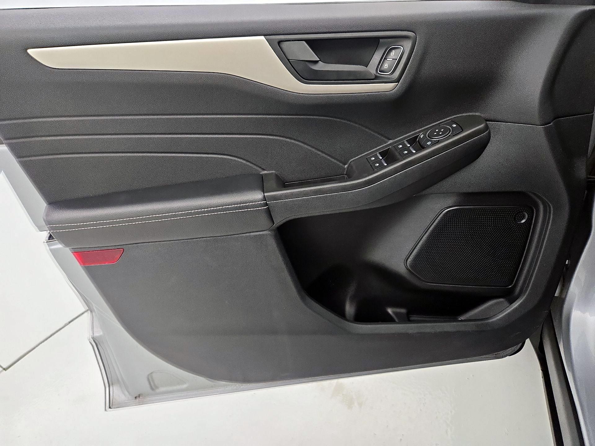 Thumbnail: 2022 Ford Escape - 12