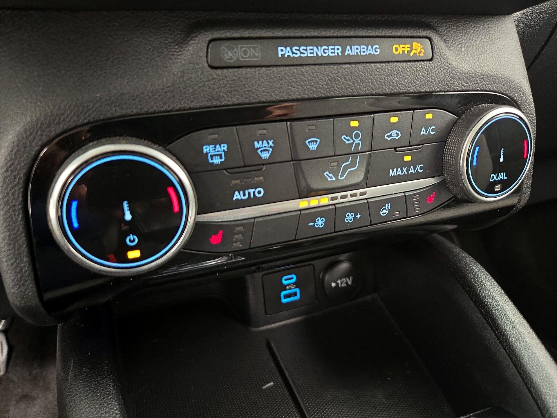 Thumbnail: 2022 Ford Escape - 16