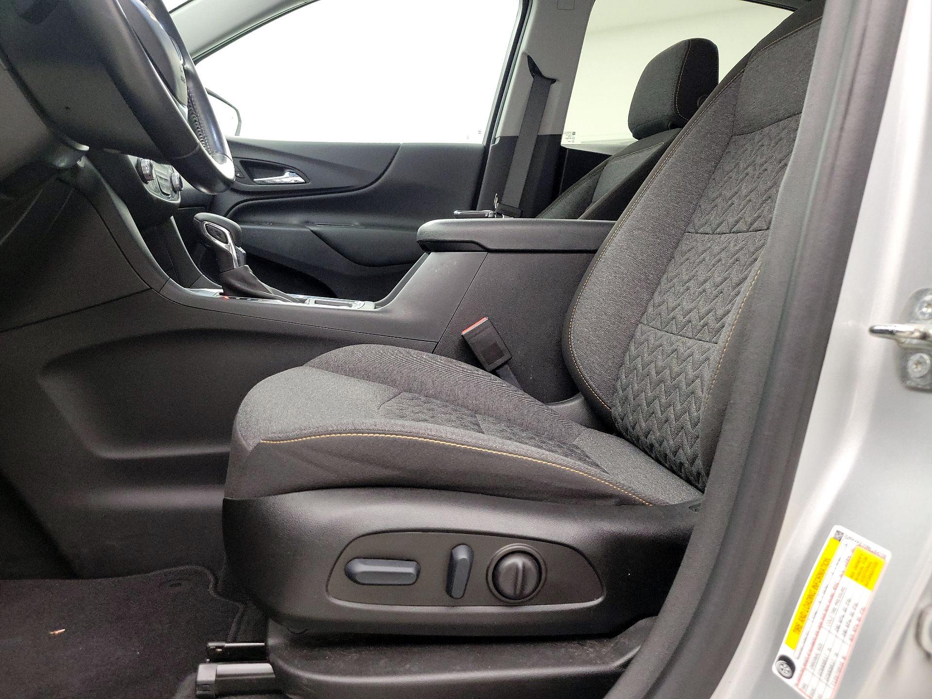 Thumbnail: 2022 Chevrolet Equinox - 11