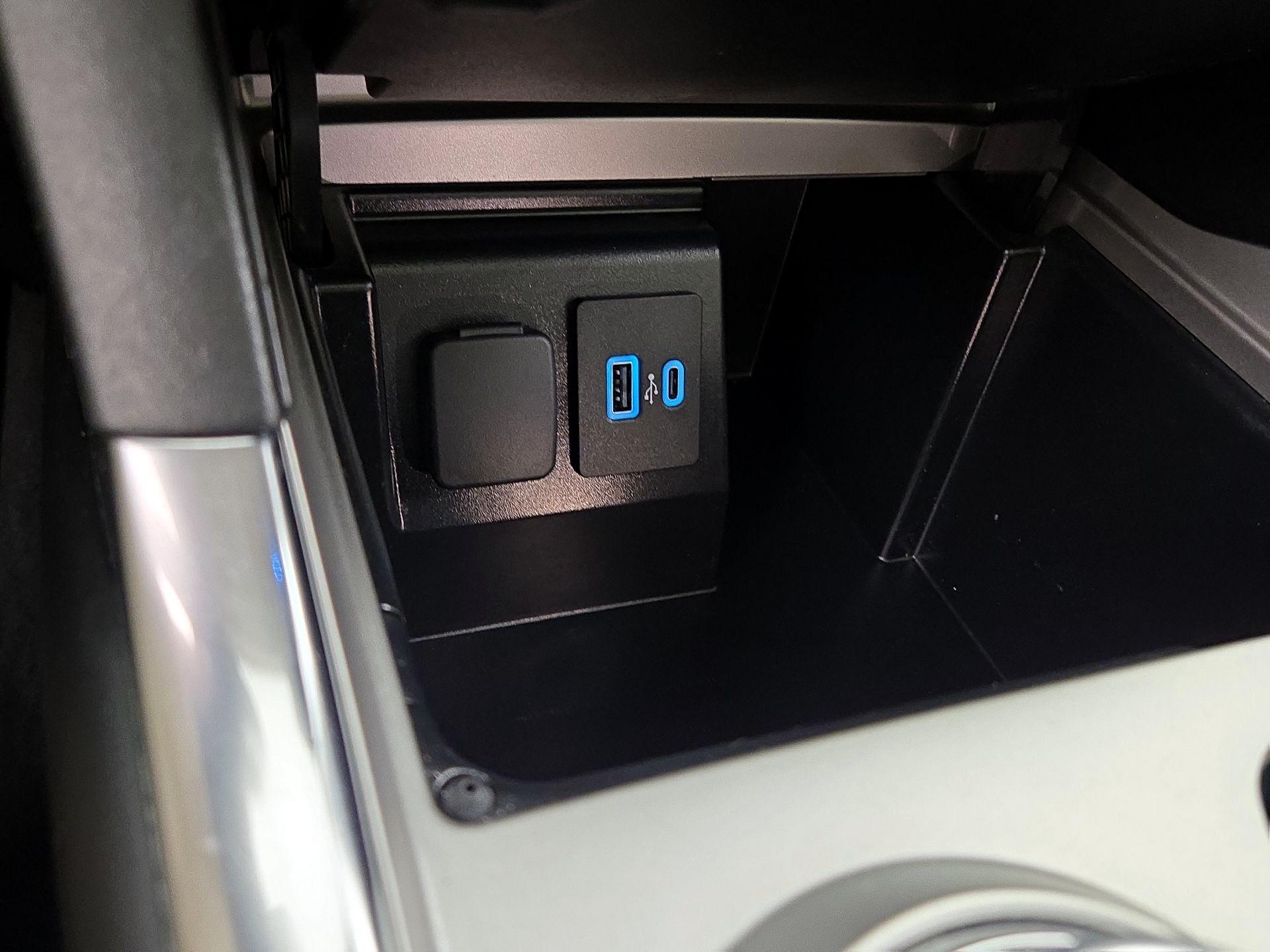 Thumbnail: 2022 Ford Explorer - 19