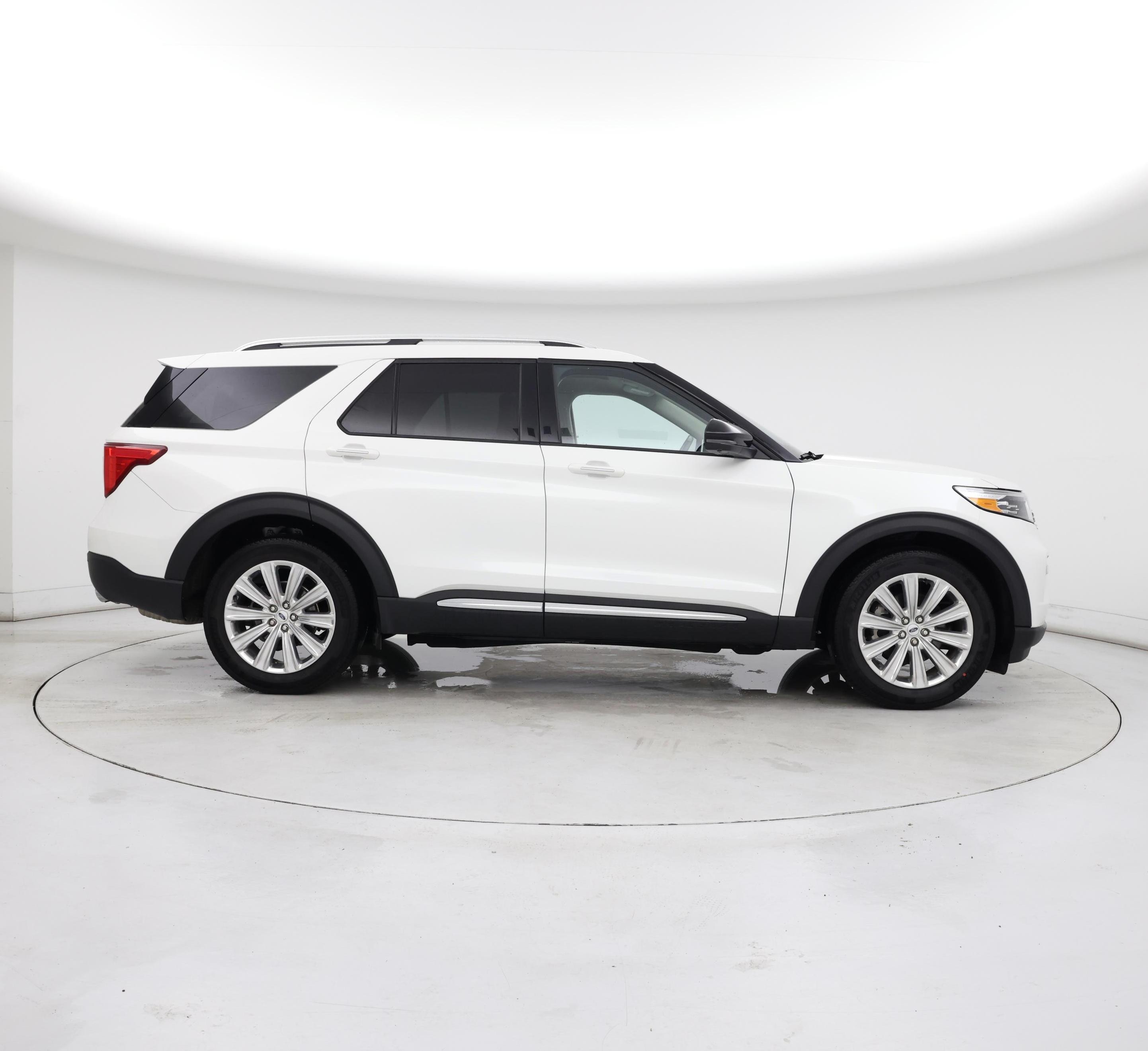 Thumbnail: 2022 Ford Explorer - 7