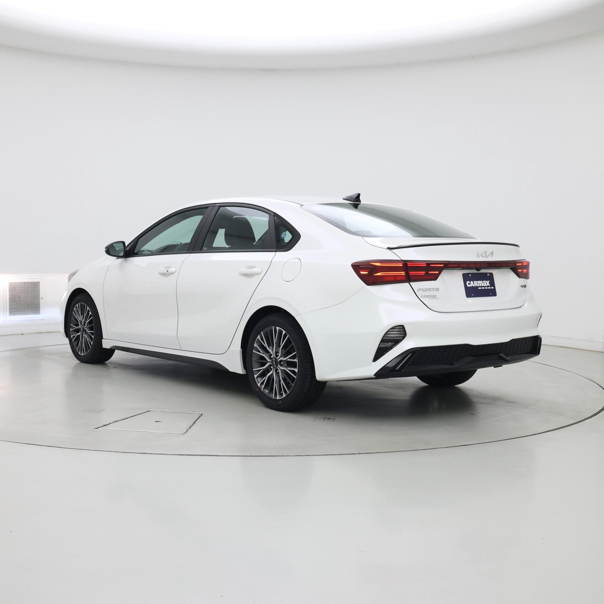 Thumbnail: 2022 Kia Forte - 2