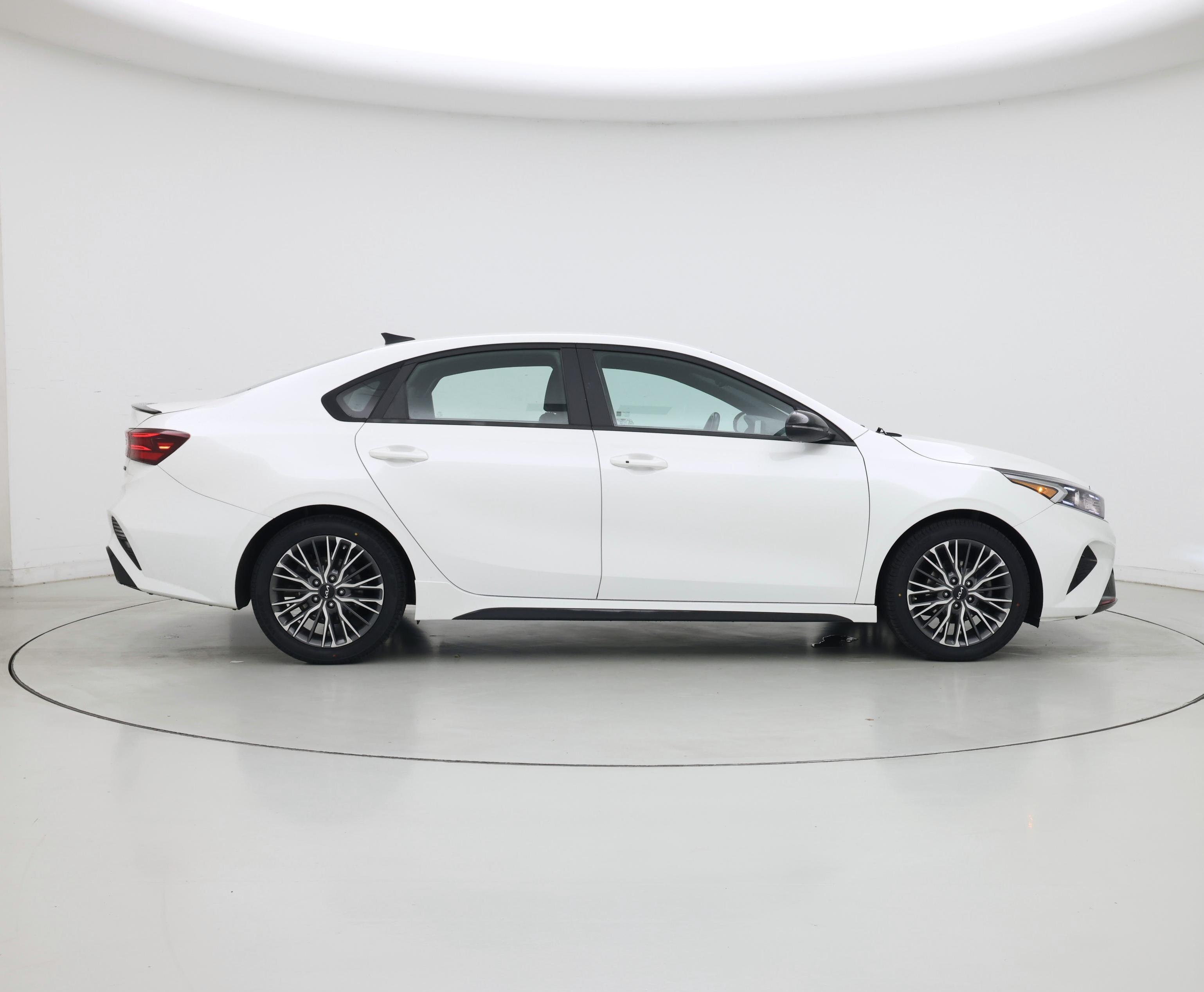 Thumbnail: 2022 Kia Forte - 7