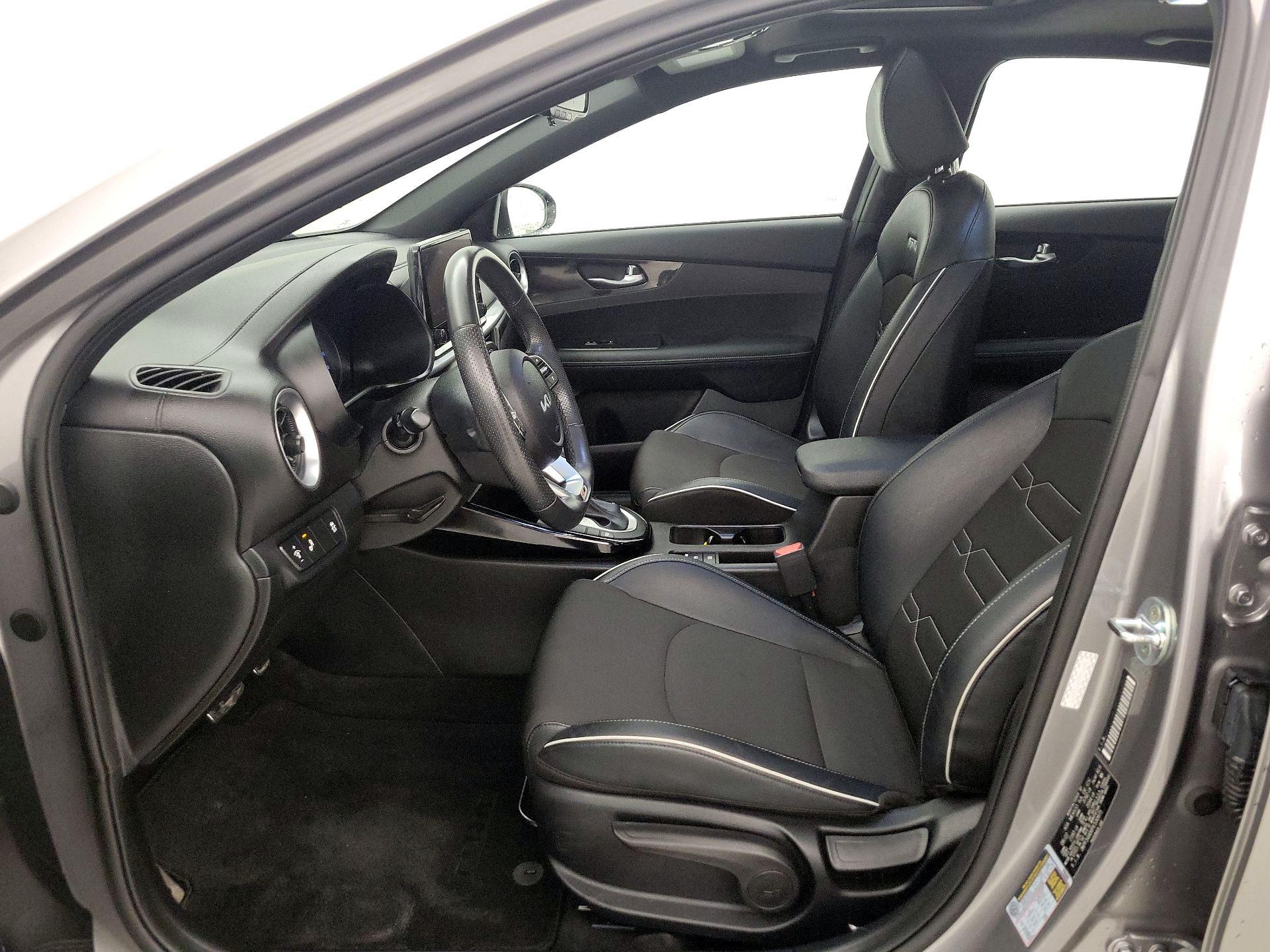 Thumbnail: 2023 Kia Forte - 11