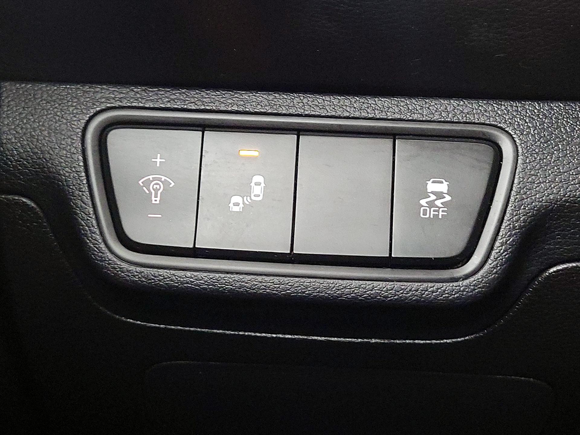 Thumbnail: 2023 Kia Forte - 13