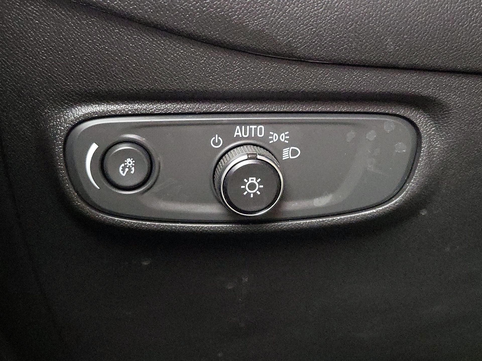 Thumbnail: 2022 Chevrolet Equinox - 13