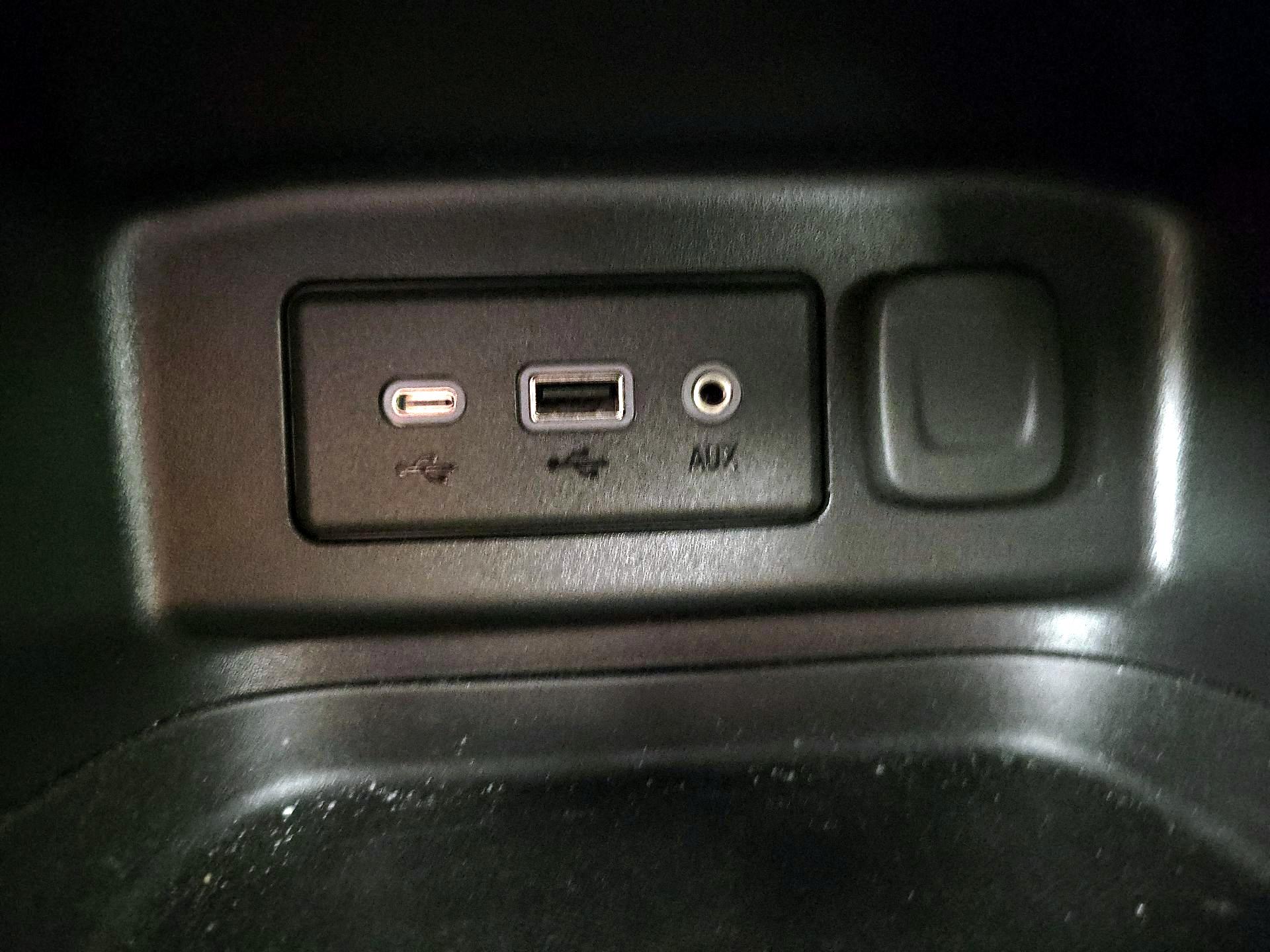 Thumbnail: 2022 Chevrolet Equinox - 18