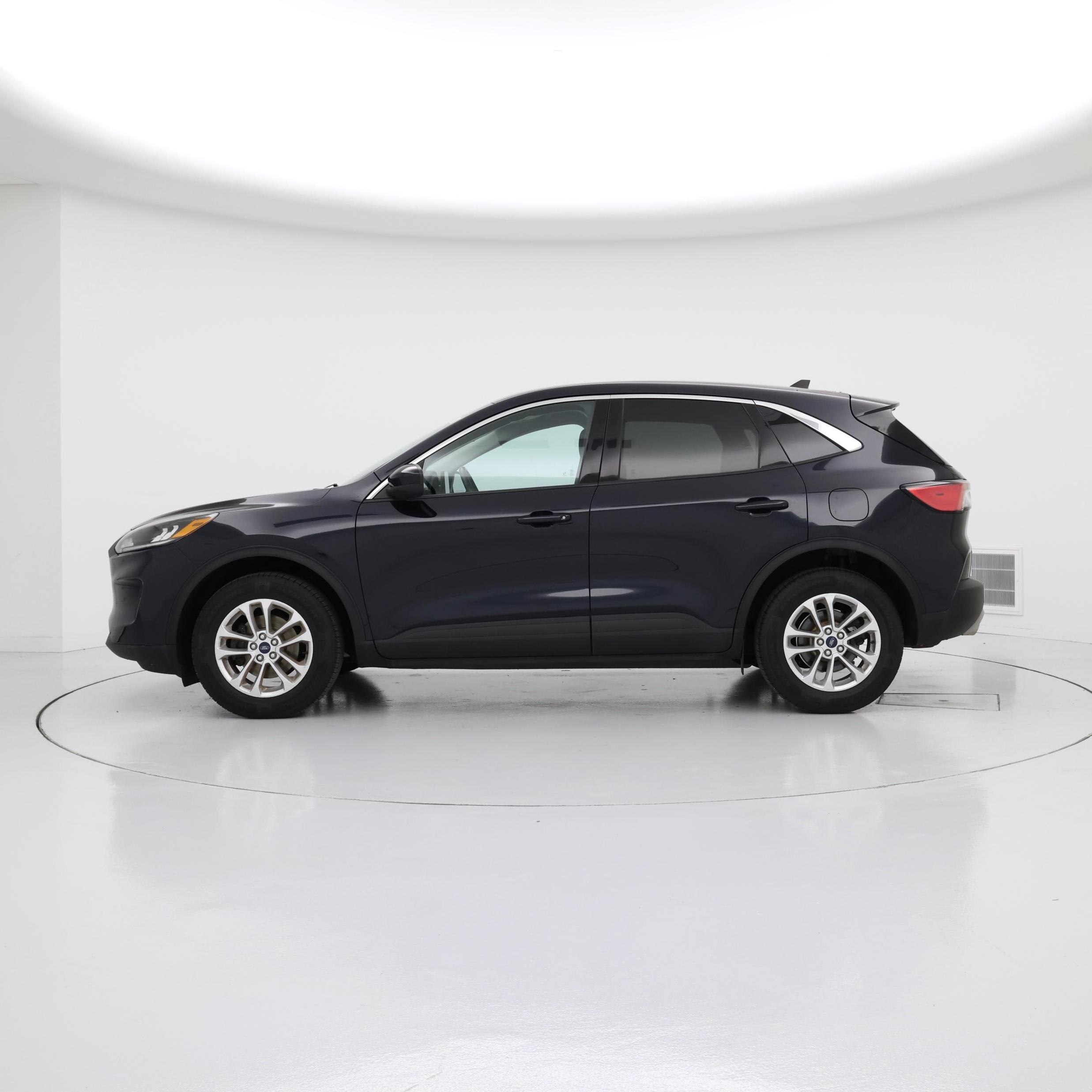 Thumbnail: 2021 Ford Escape - 3