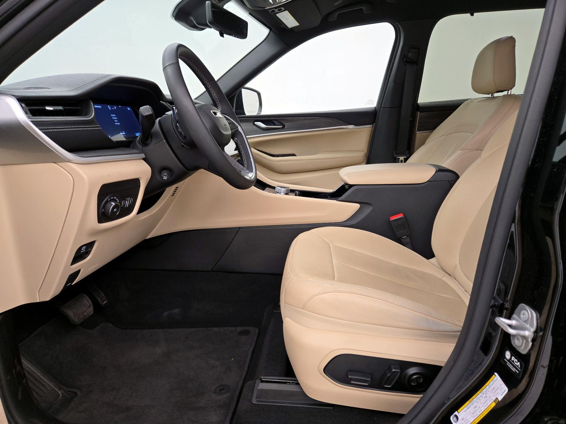 Thumbnail: 2023 Jeep Grand Cherokee L - 11