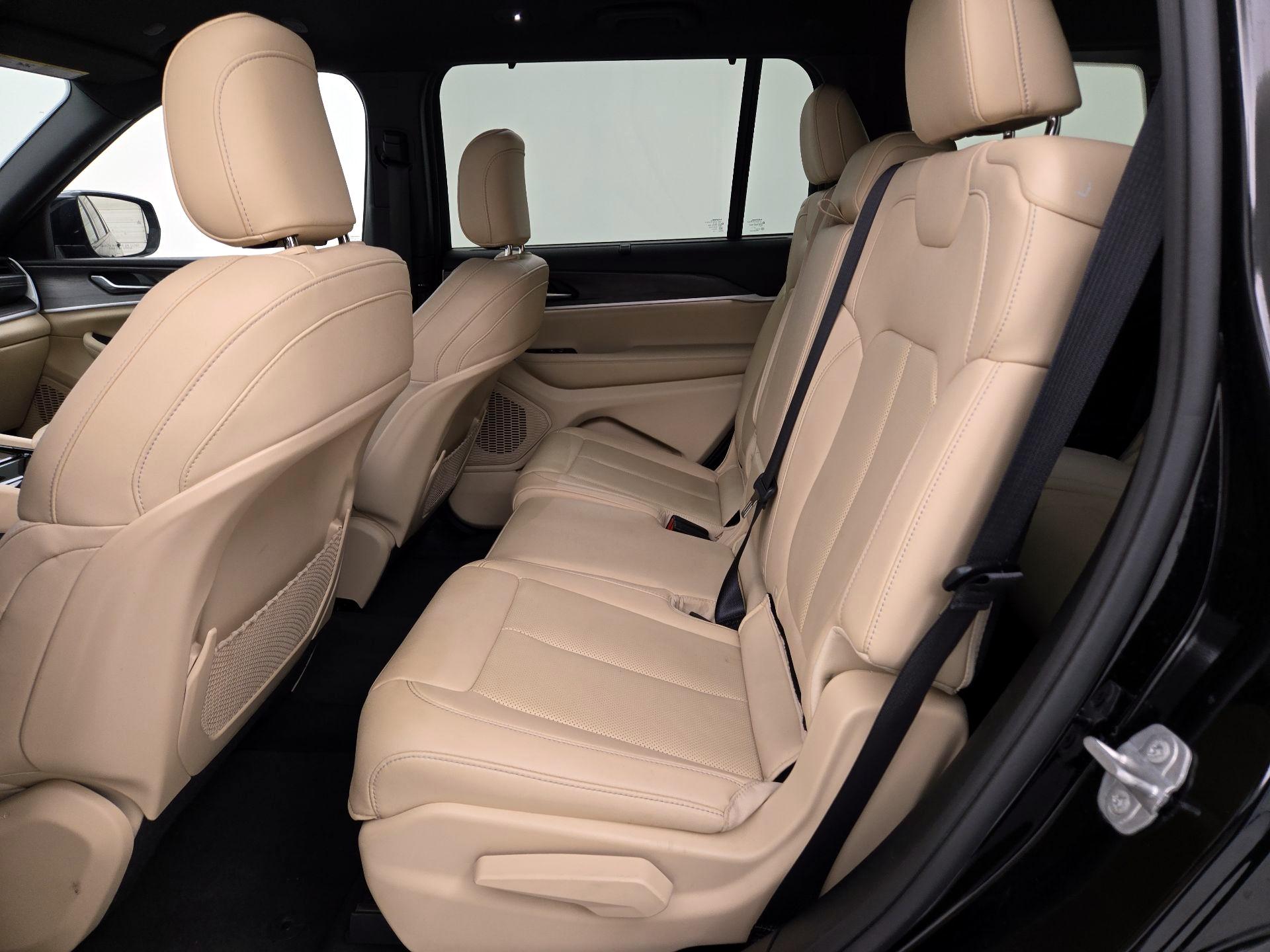 Thumbnail: 2023 Jeep Grand Cherokee L - 20