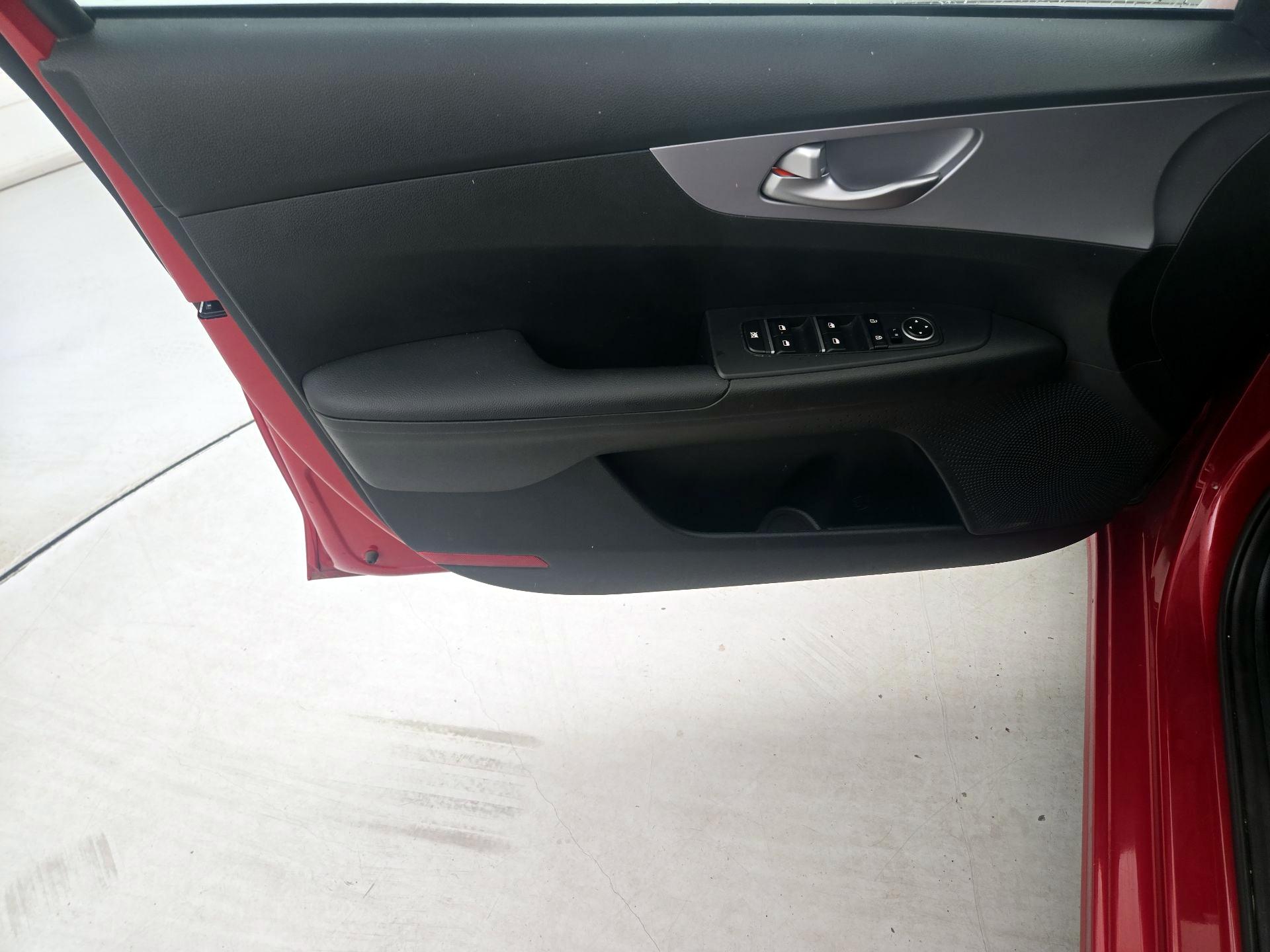 Thumbnail: 2024 Kia Forte - 12