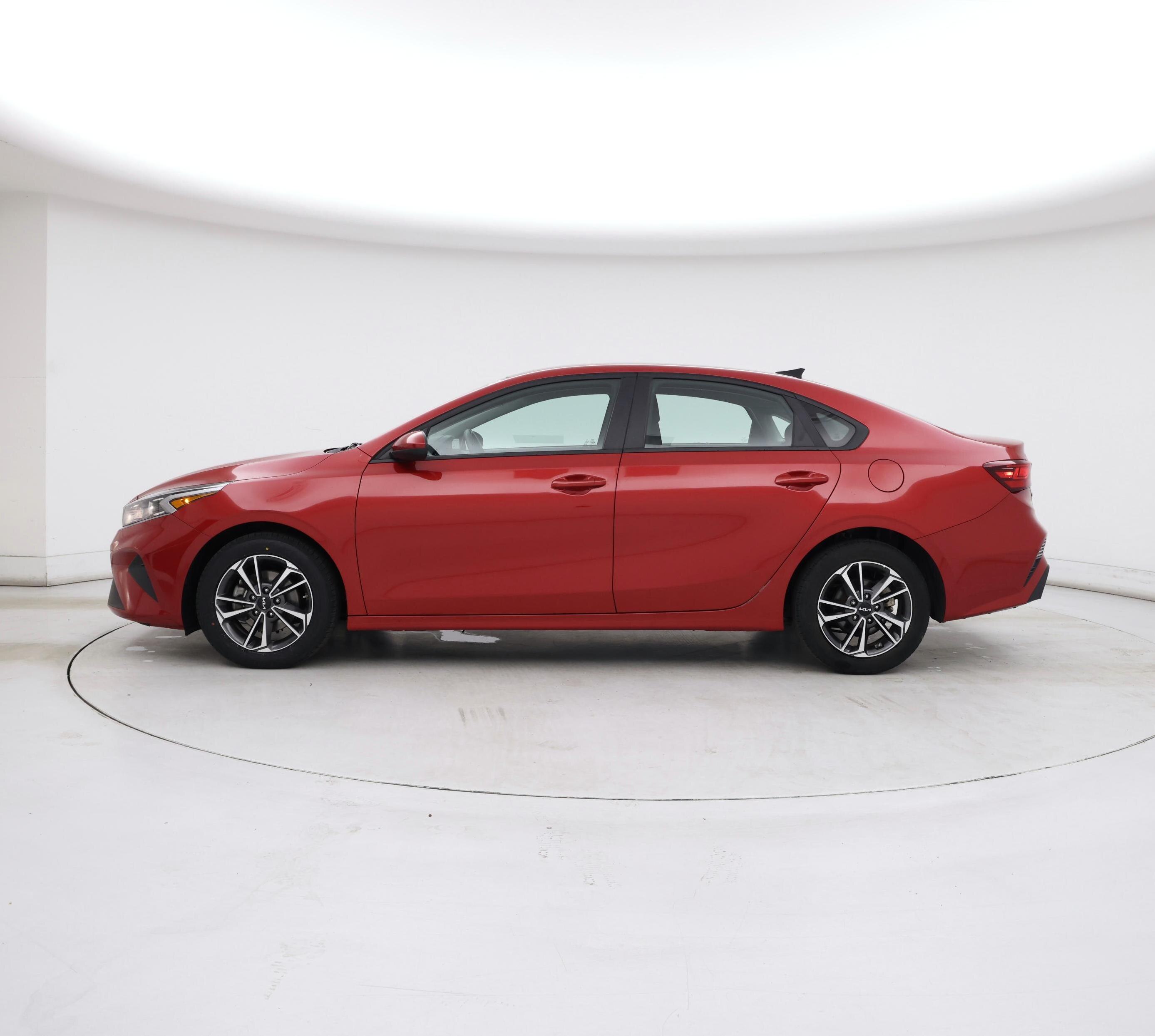 Thumbnail: 2024 Kia Forte - 3