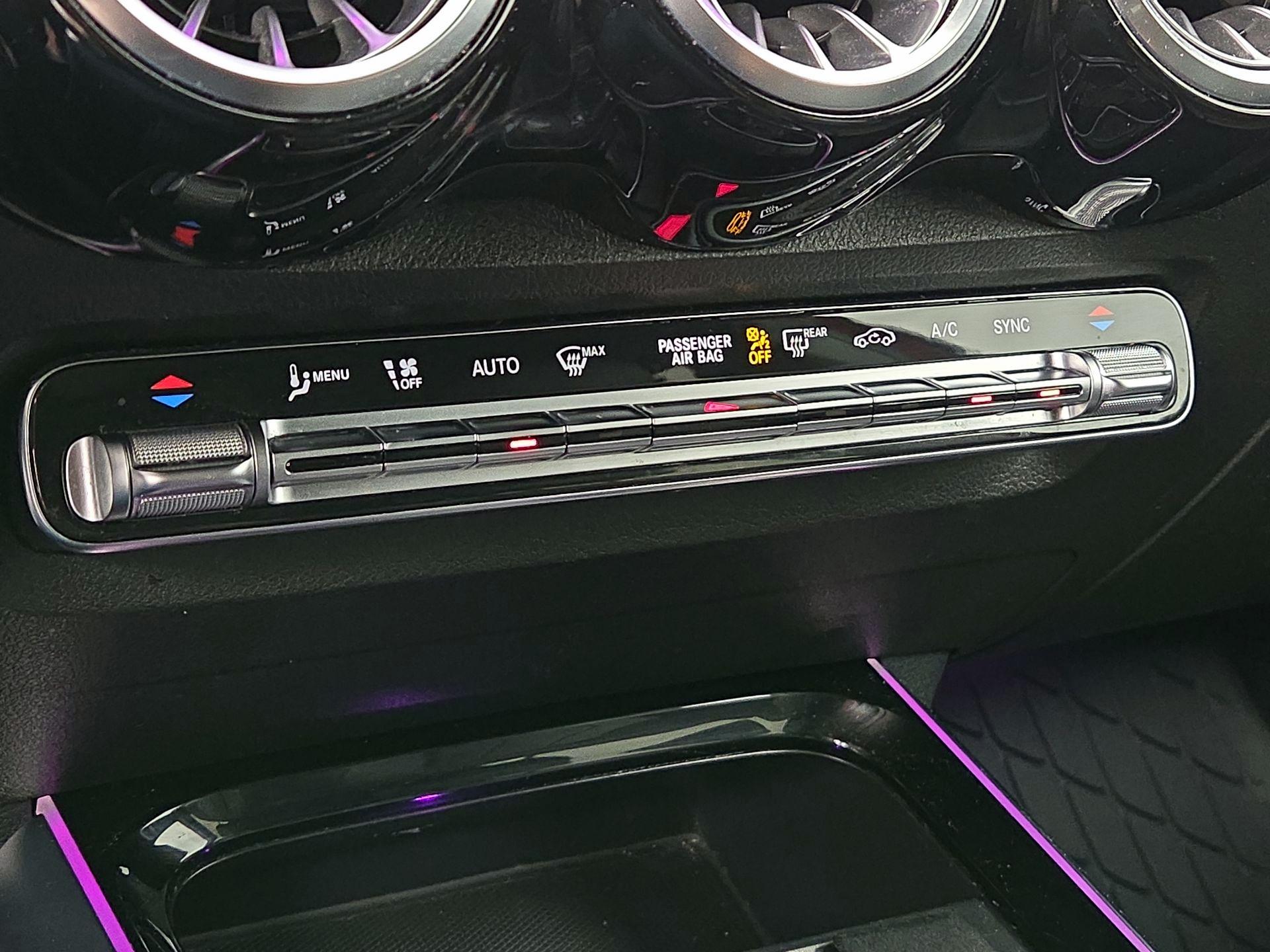 Thumbnail: 2021 Mercedes-Benz GLB - 16