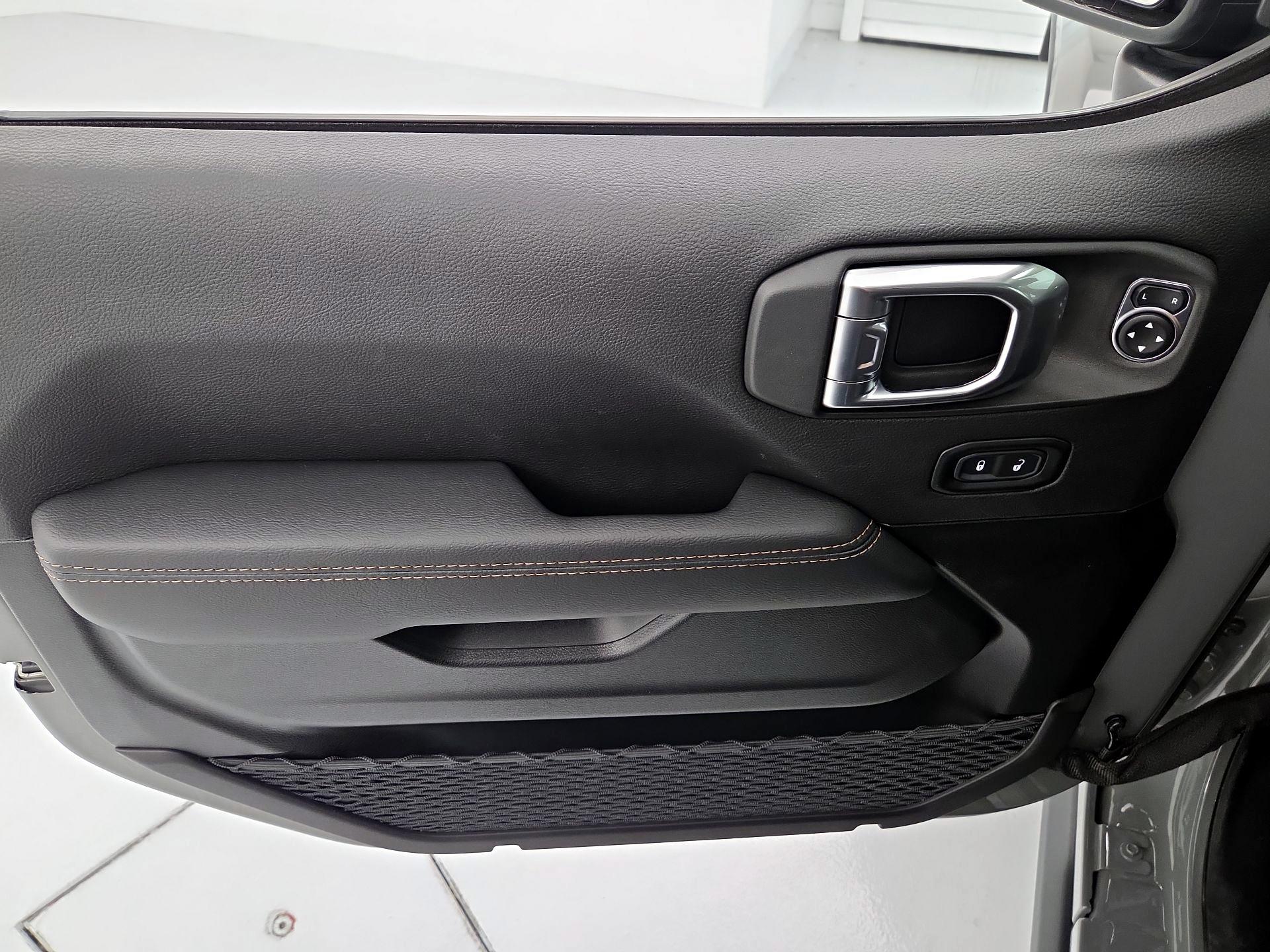 Thumbnail: 2022 Jeep Gladiator - 12