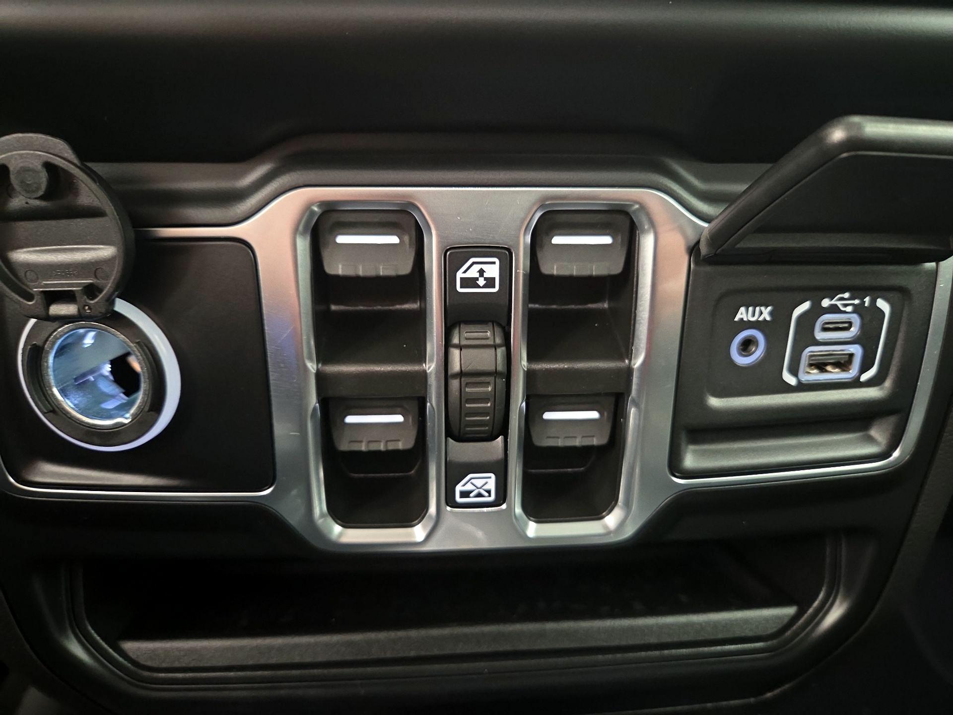 Thumbnail: 2022 Jeep Gladiator - 19