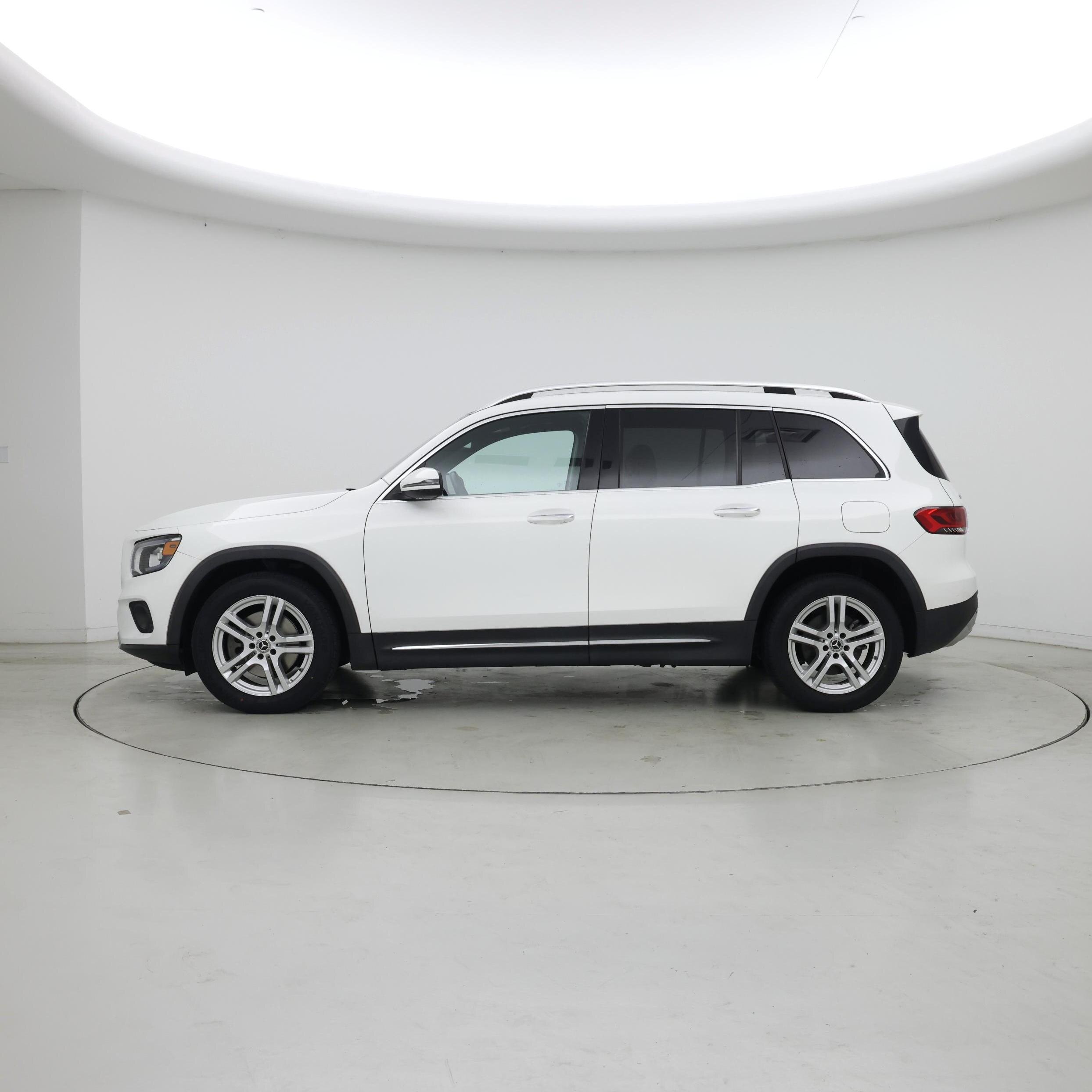 Thumbnail: 2021 Mercedes-Benz GLB - 3