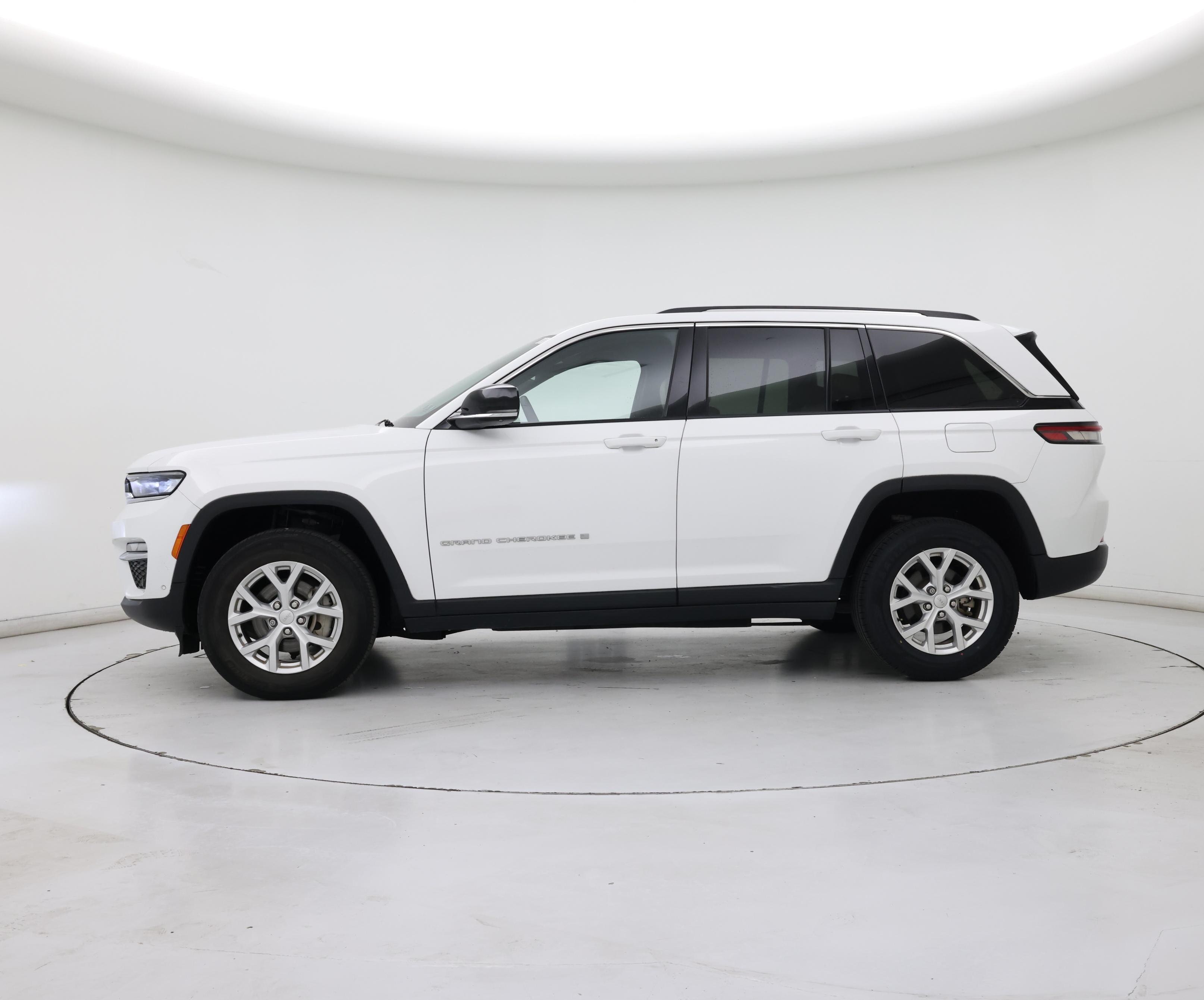 Thumbnail: 2023 Jeep Grand Cherokee - 3