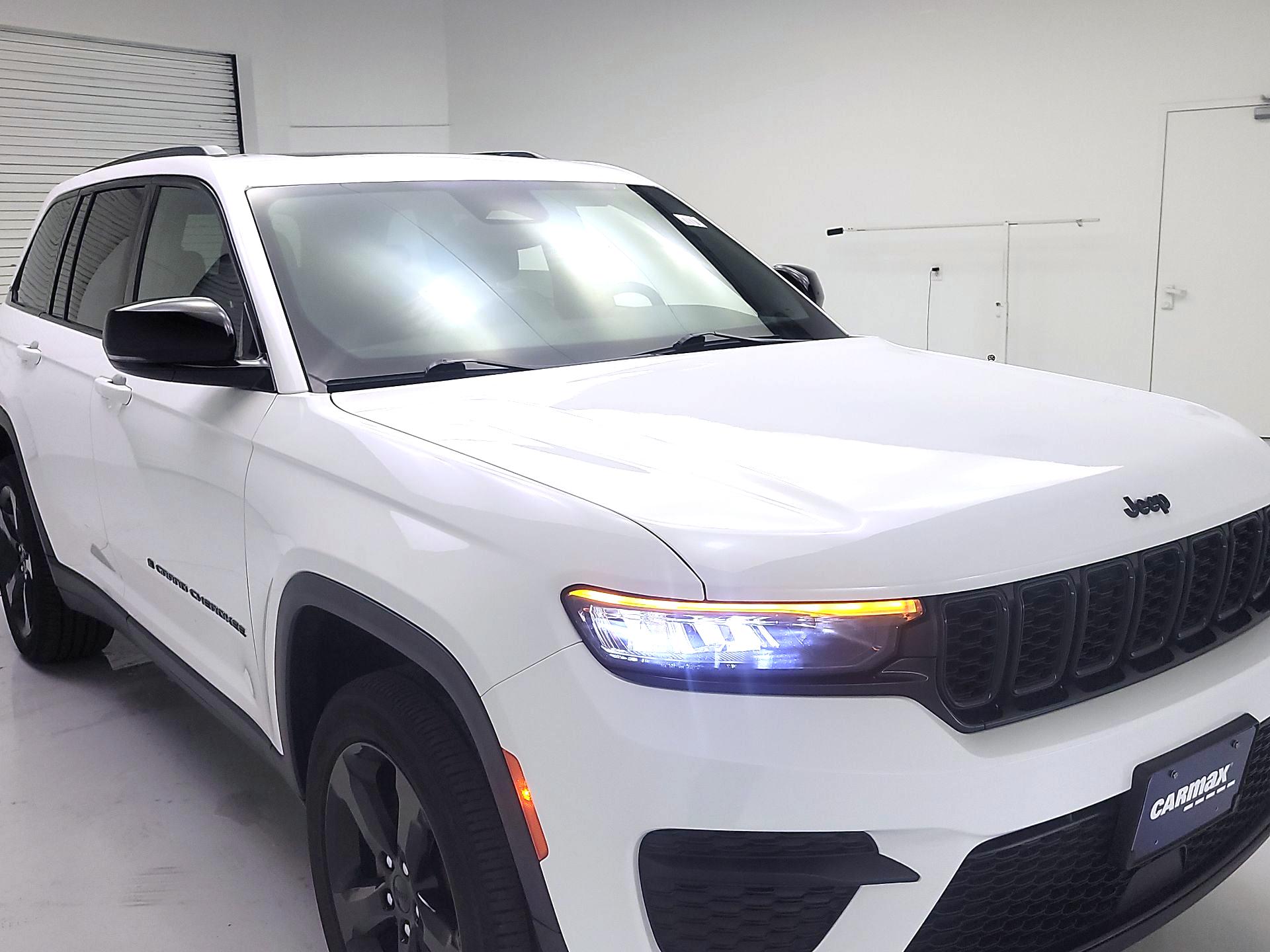 Thumbnail: 2023 Jeep Grand Cherokee - 1
