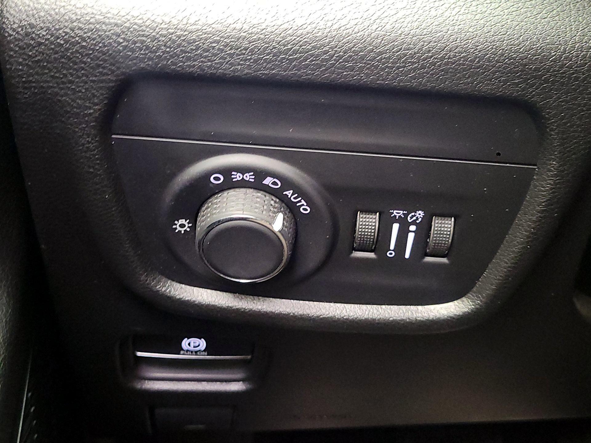 Thumbnail: 2023 Jeep Grand Cherokee - 11