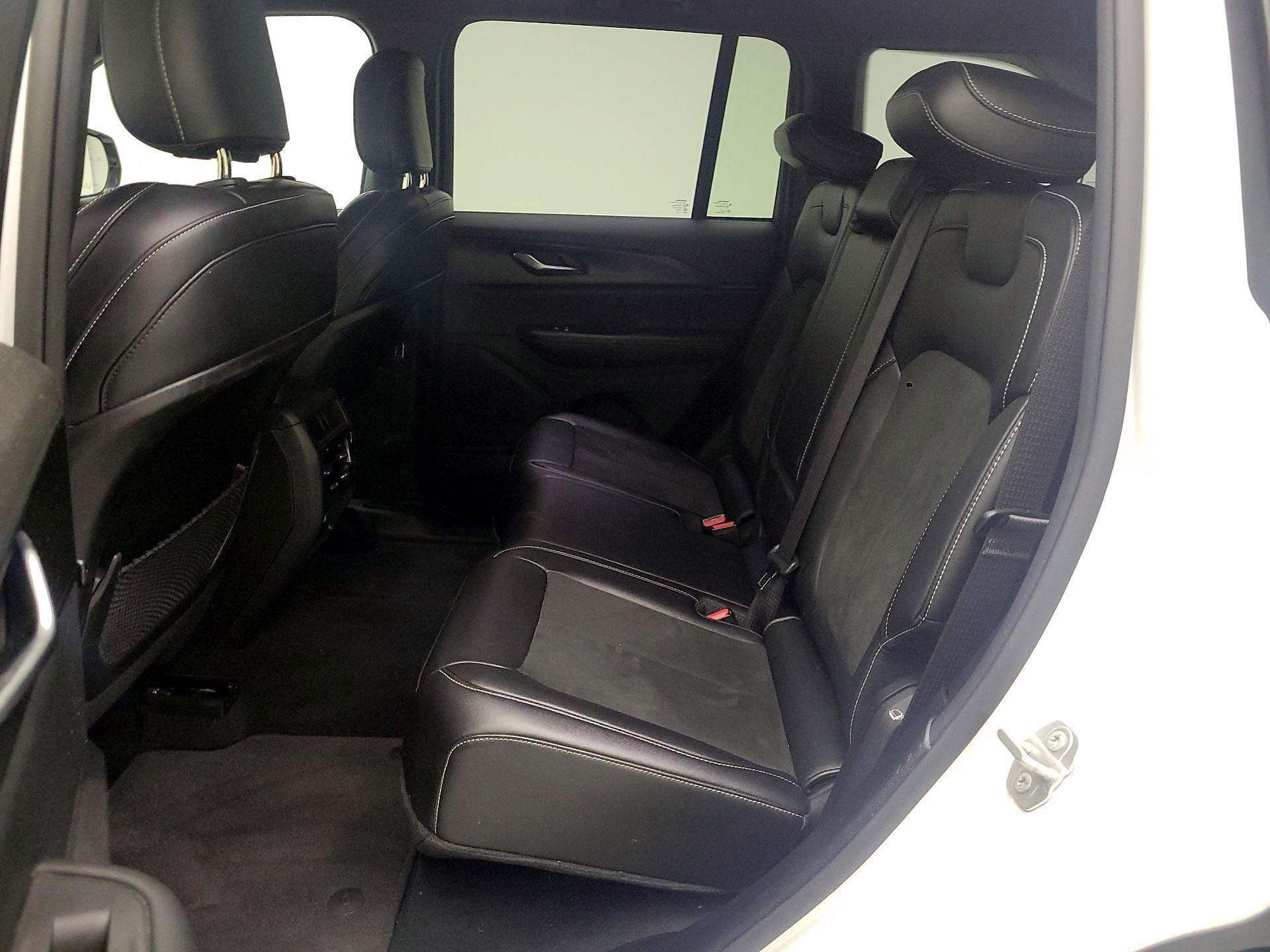 Thumbnail: 2023 Jeep Grand Cherokee - 17