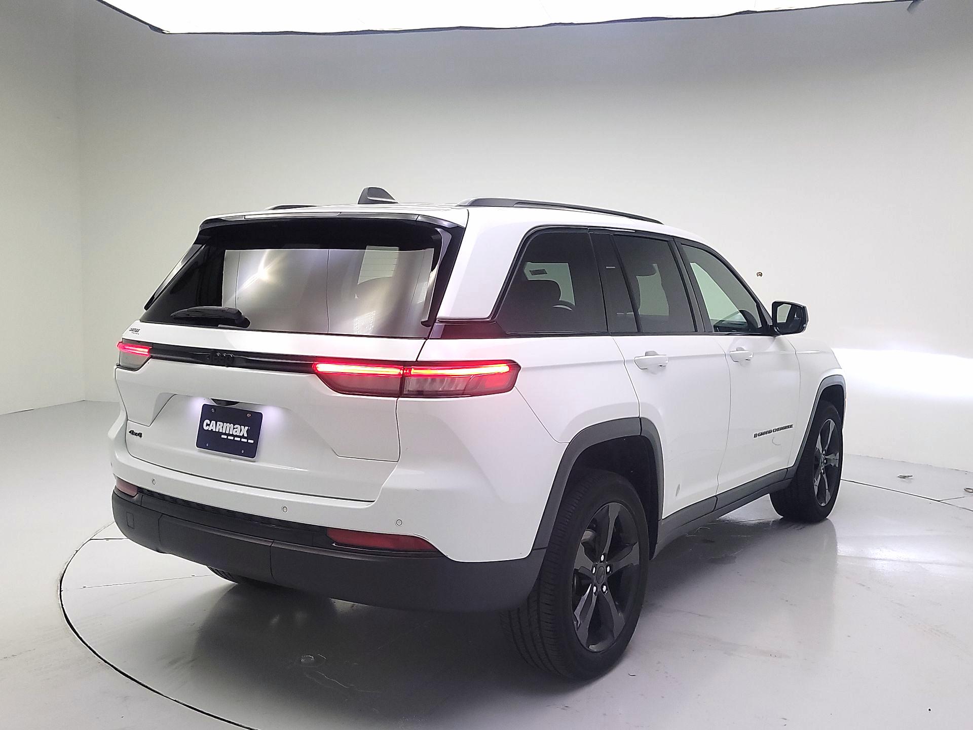 Thumbnail: 2023 Jeep Grand Cherokee - 5