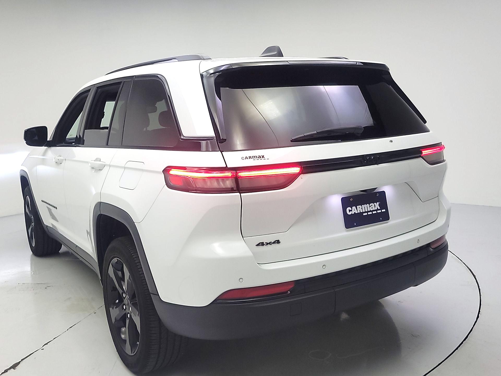 Thumbnail: 2023 Jeep Grand Cherokee - 7