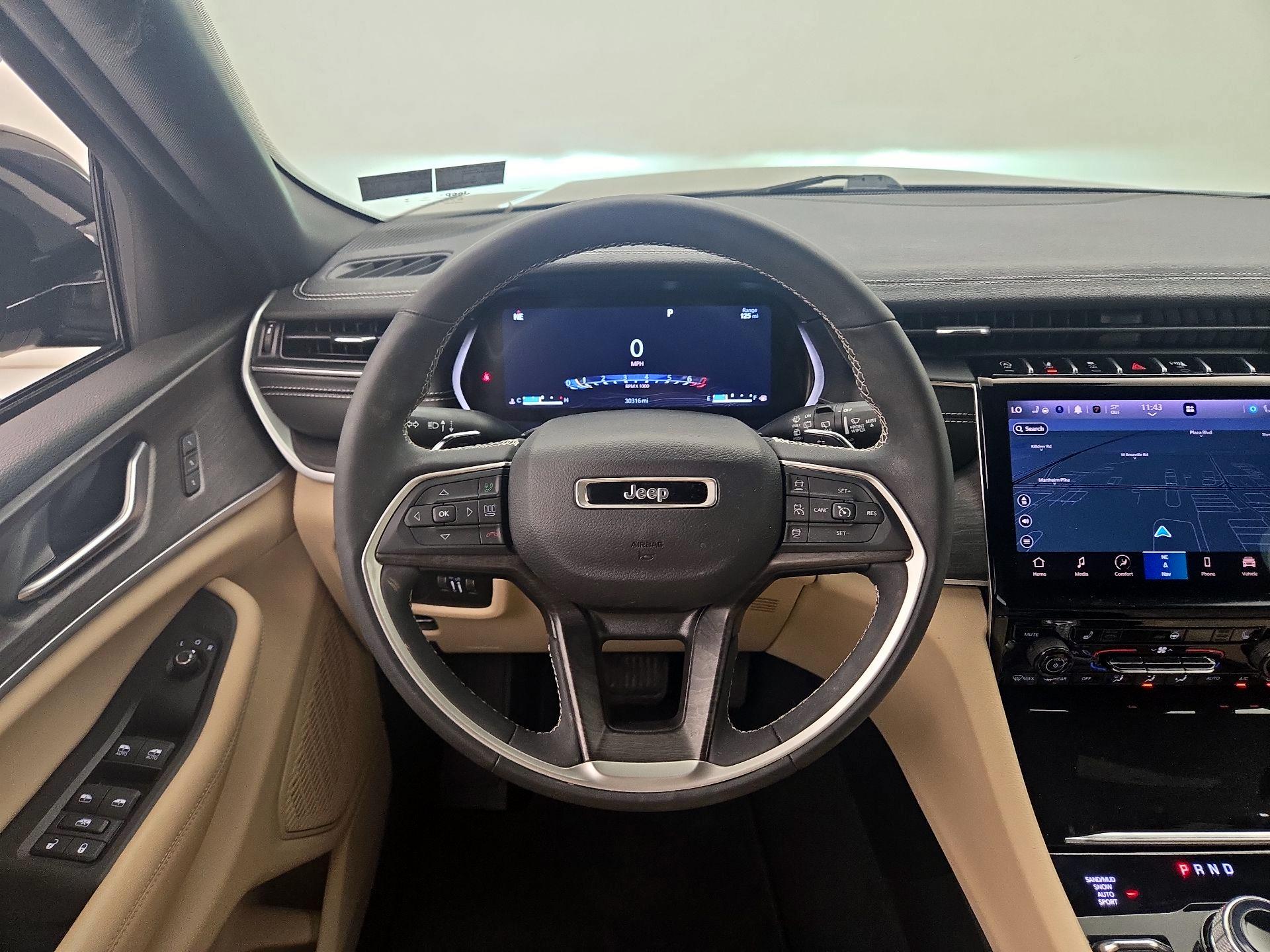 Thumbnail: 2023 Jeep Grand Cherokee - 10