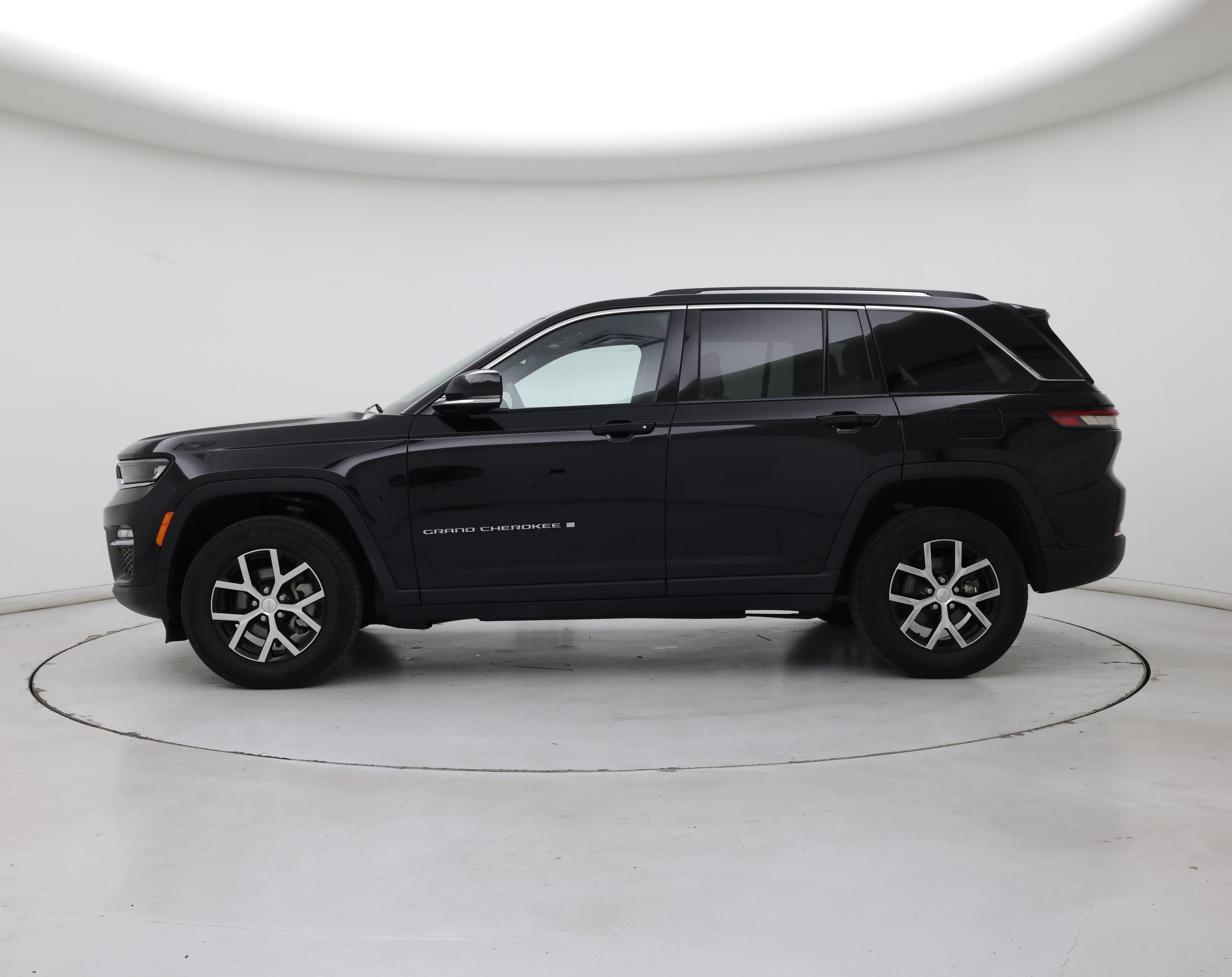 Thumbnail: 2023 Jeep Grand Cherokee - 3