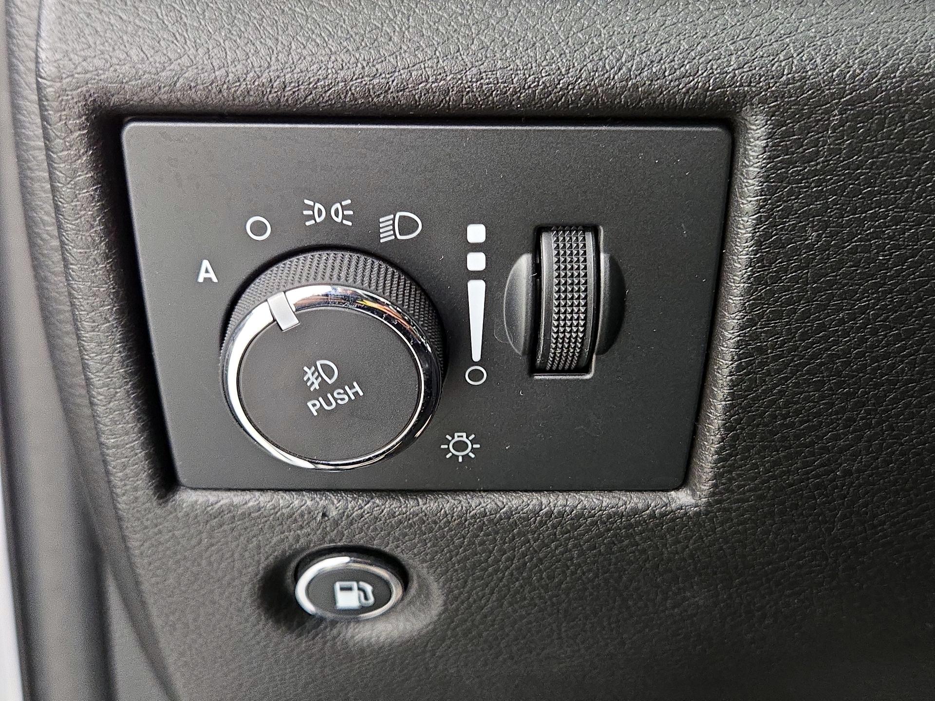 Thumbnail: 2021 Jeep Grand Cherokee - 13