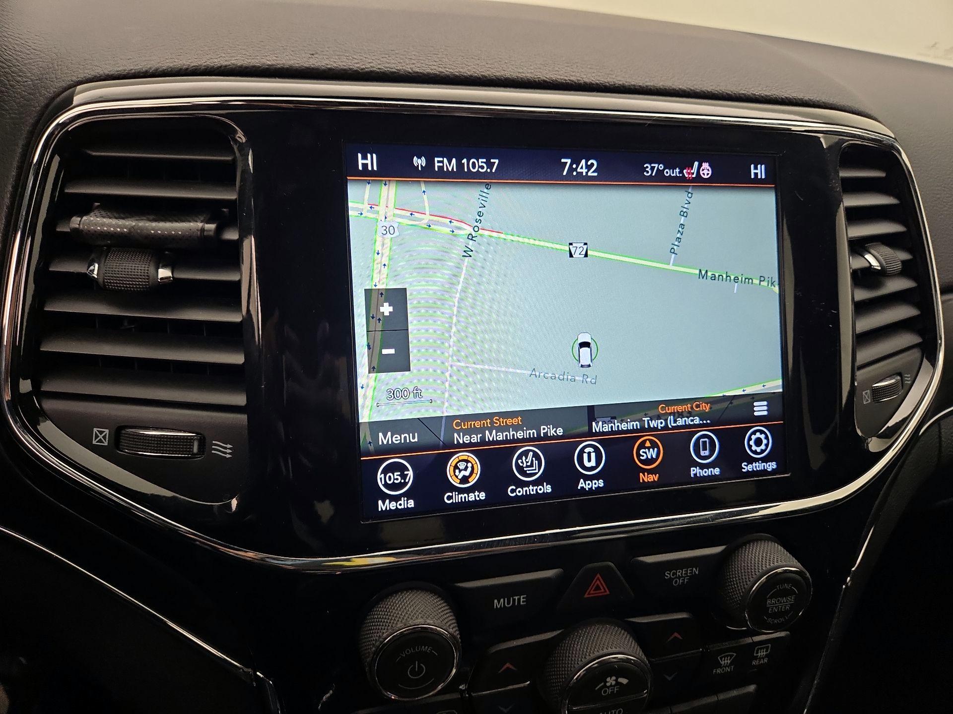 Thumbnail: 2021 Jeep Grand Cherokee - 14