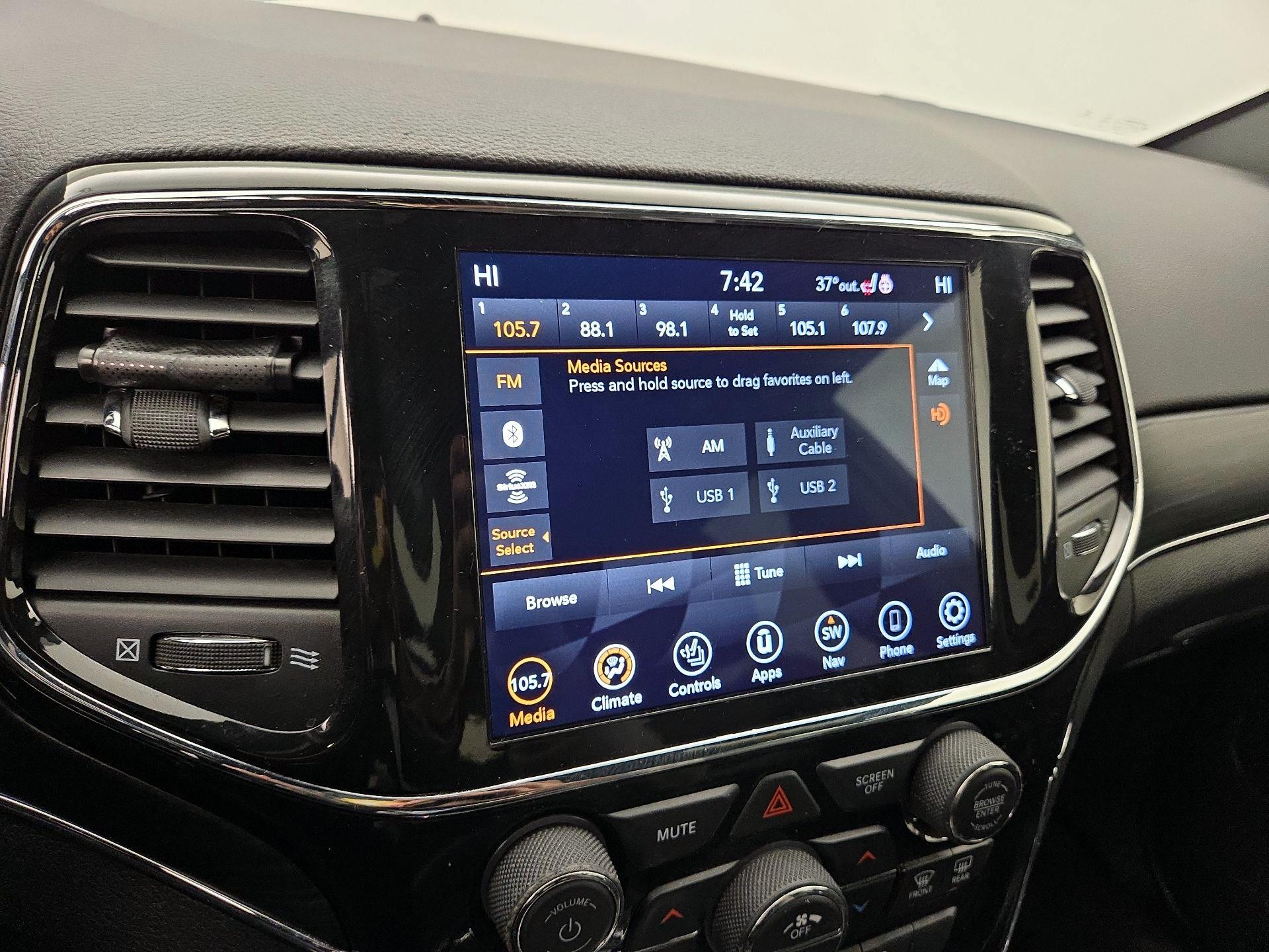 Thumbnail: 2021 Jeep Grand Cherokee - 16