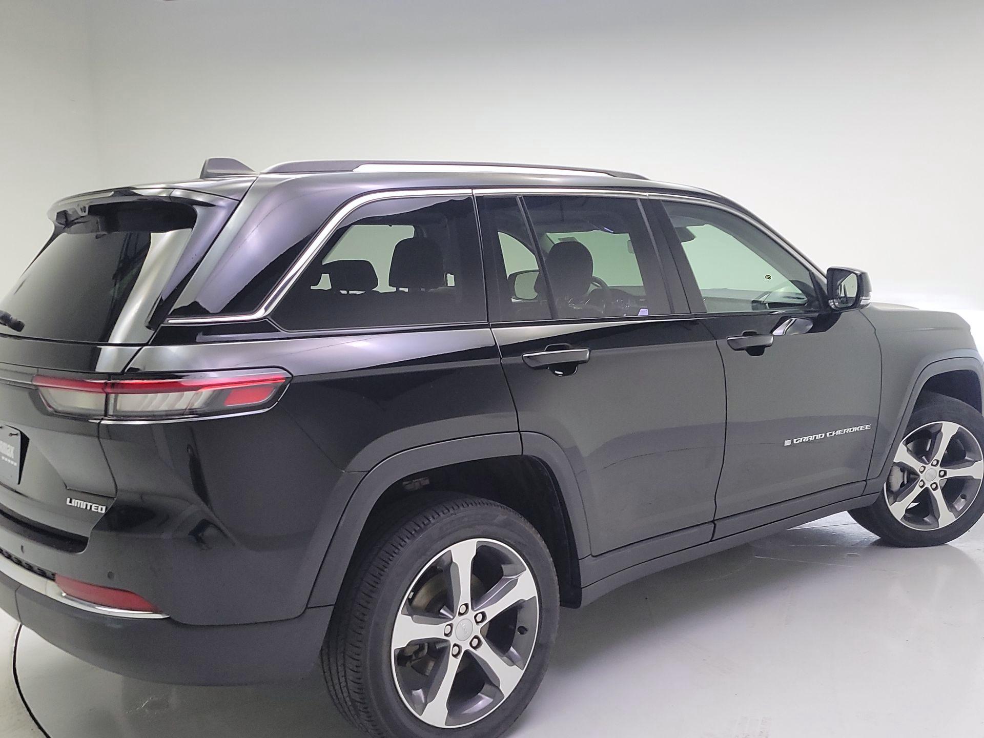Thumbnail: 2023 Jeep Grand Cherokee - 5
