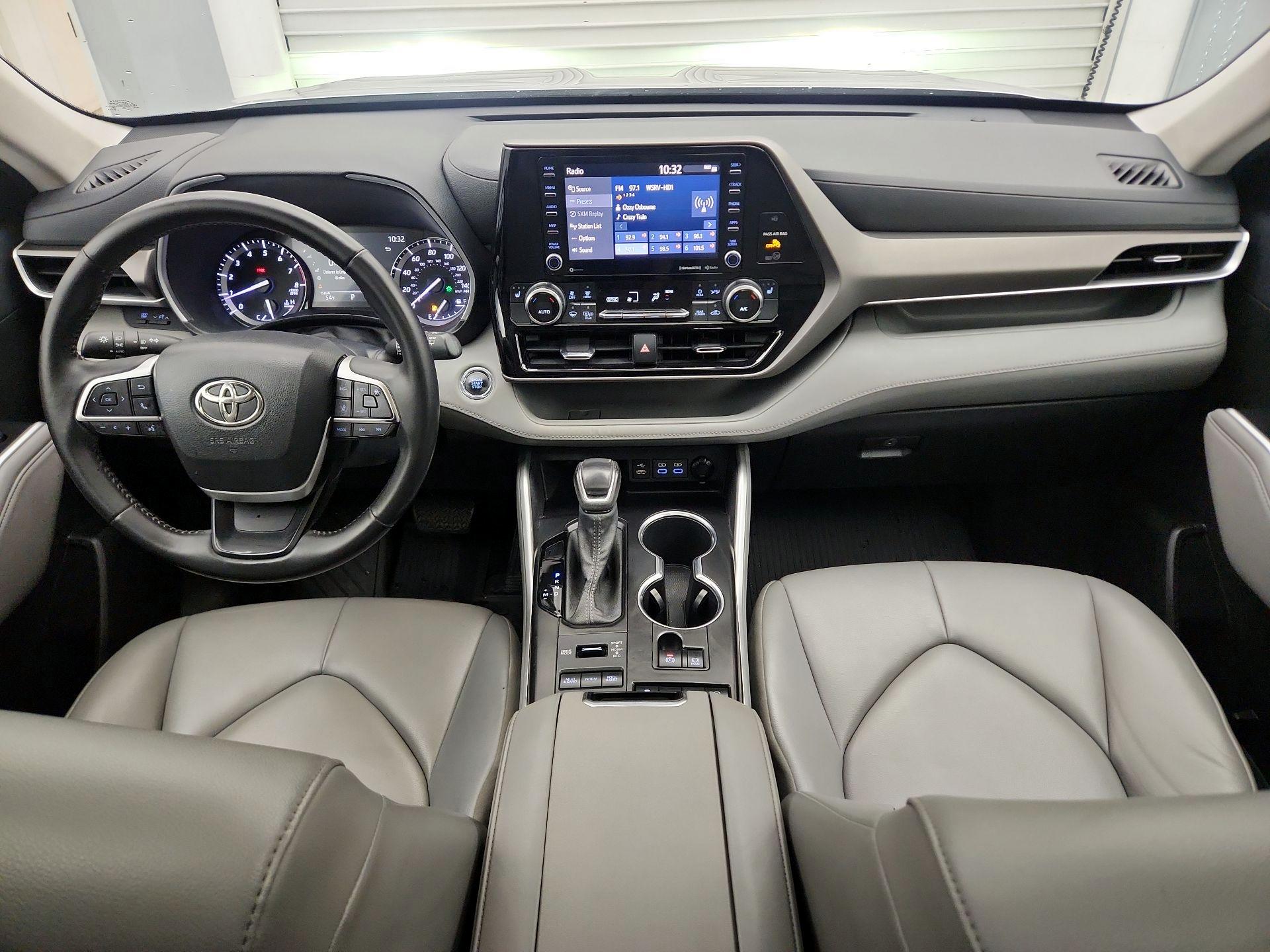 Thumbnail: 2022 Toyota Highlander - 9