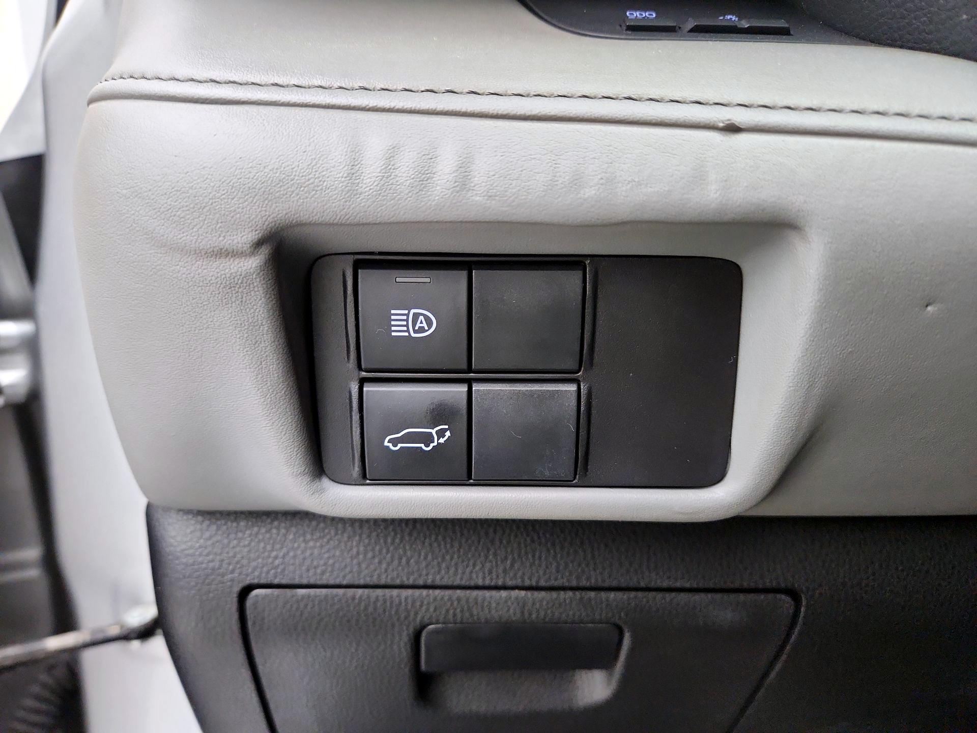 Thumbnail: 2022 Toyota Highlander - 13