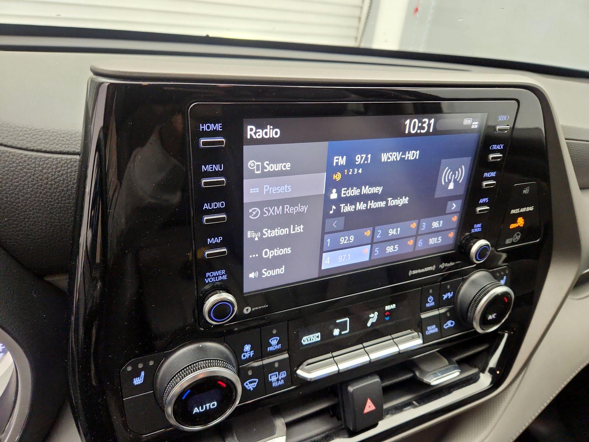 Thumbnail: 2022 Toyota Highlander - 15