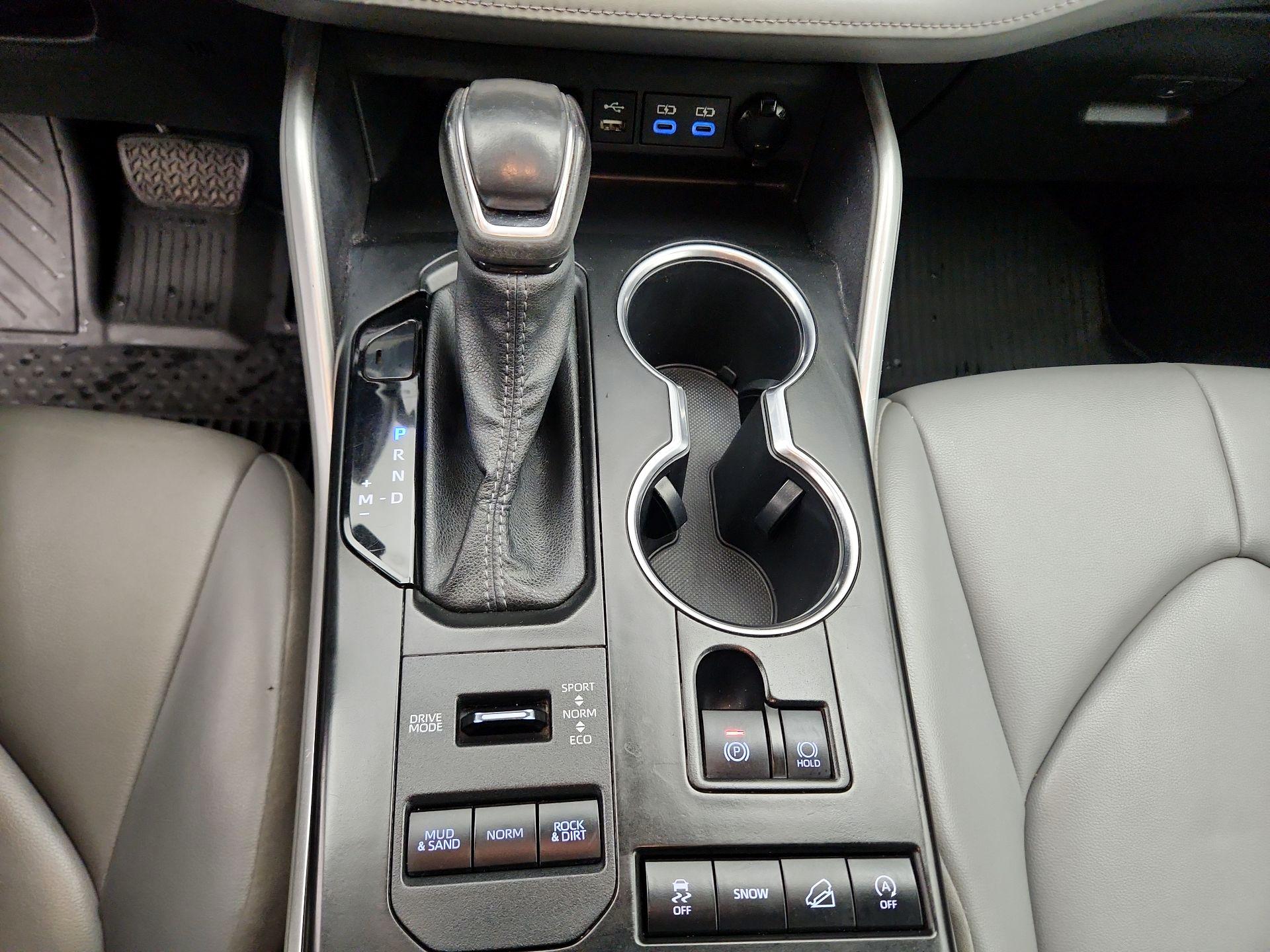 Thumbnail: 2022 Toyota Highlander - 17