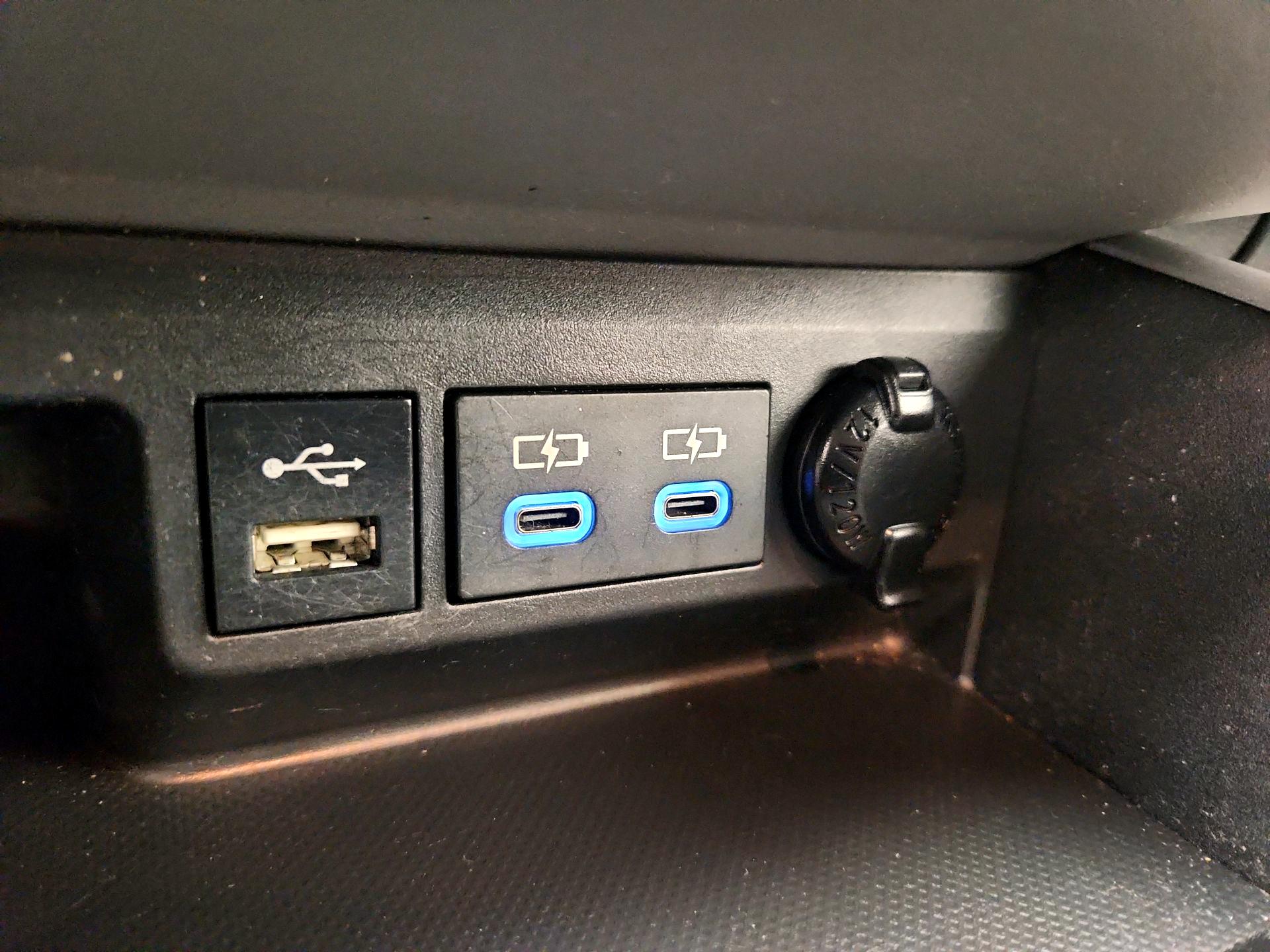 Thumbnail: 2022 Toyota Highlander - 18