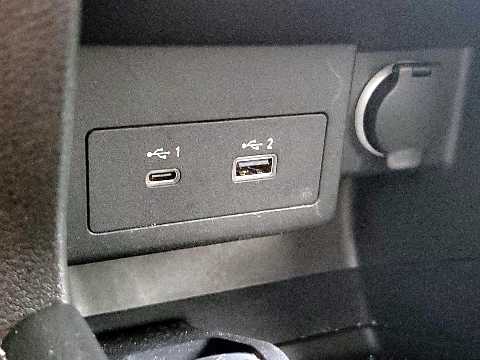 Thumbnail: 2023 Nissan Kicks - 16