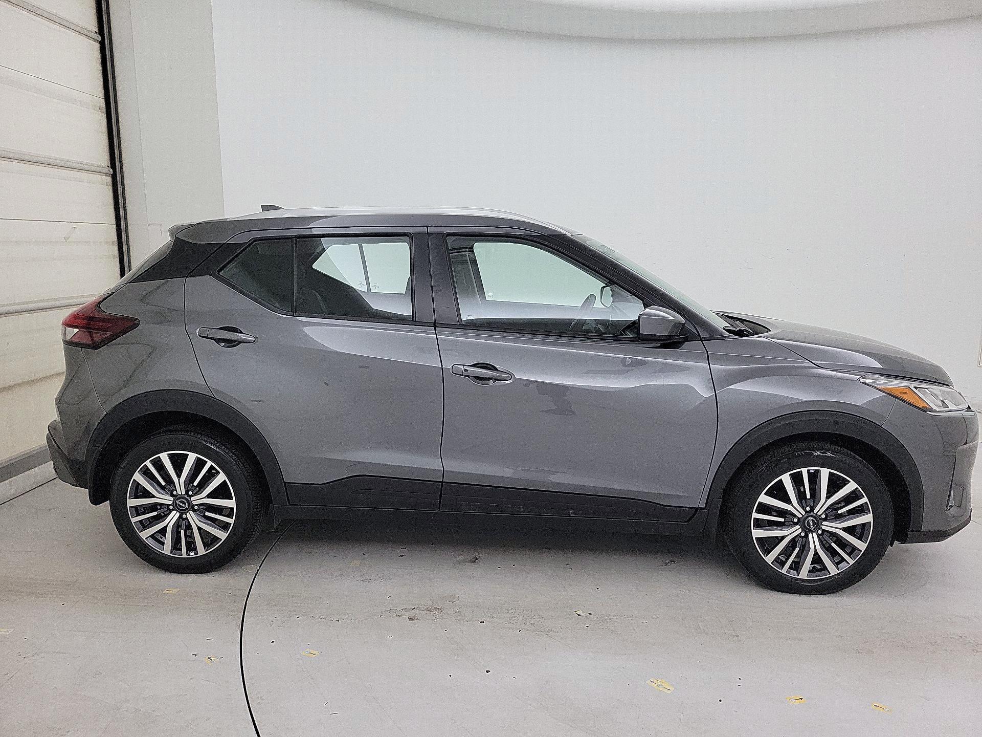 Thumbnail: 2023 Nissan Kicks - 4