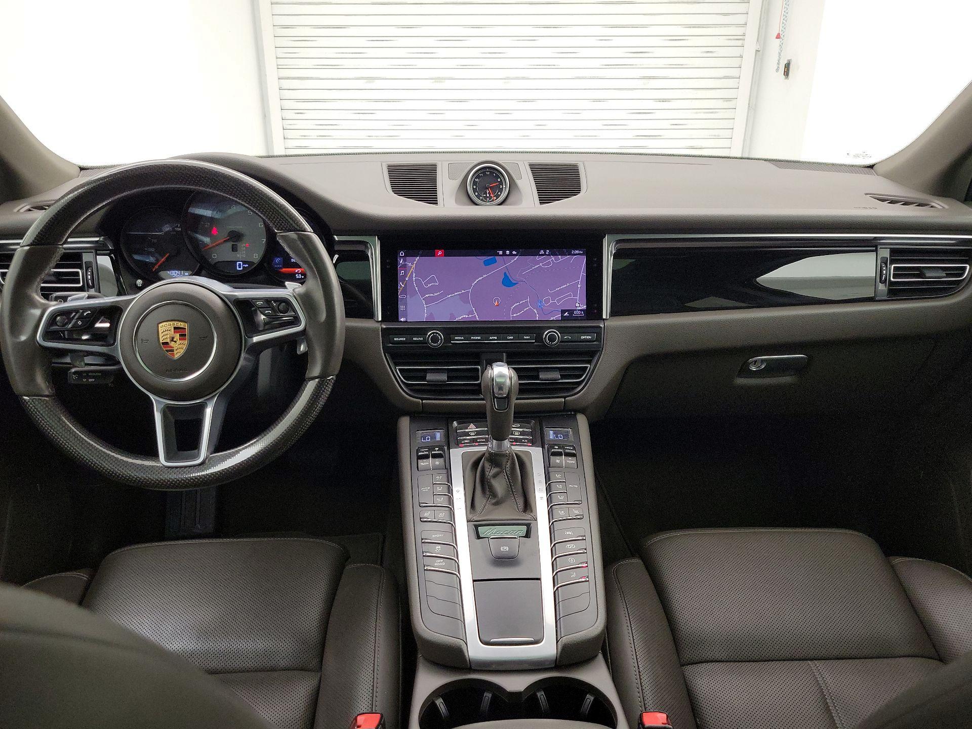 Thumbnail: 2020 Porsche Macan - 9