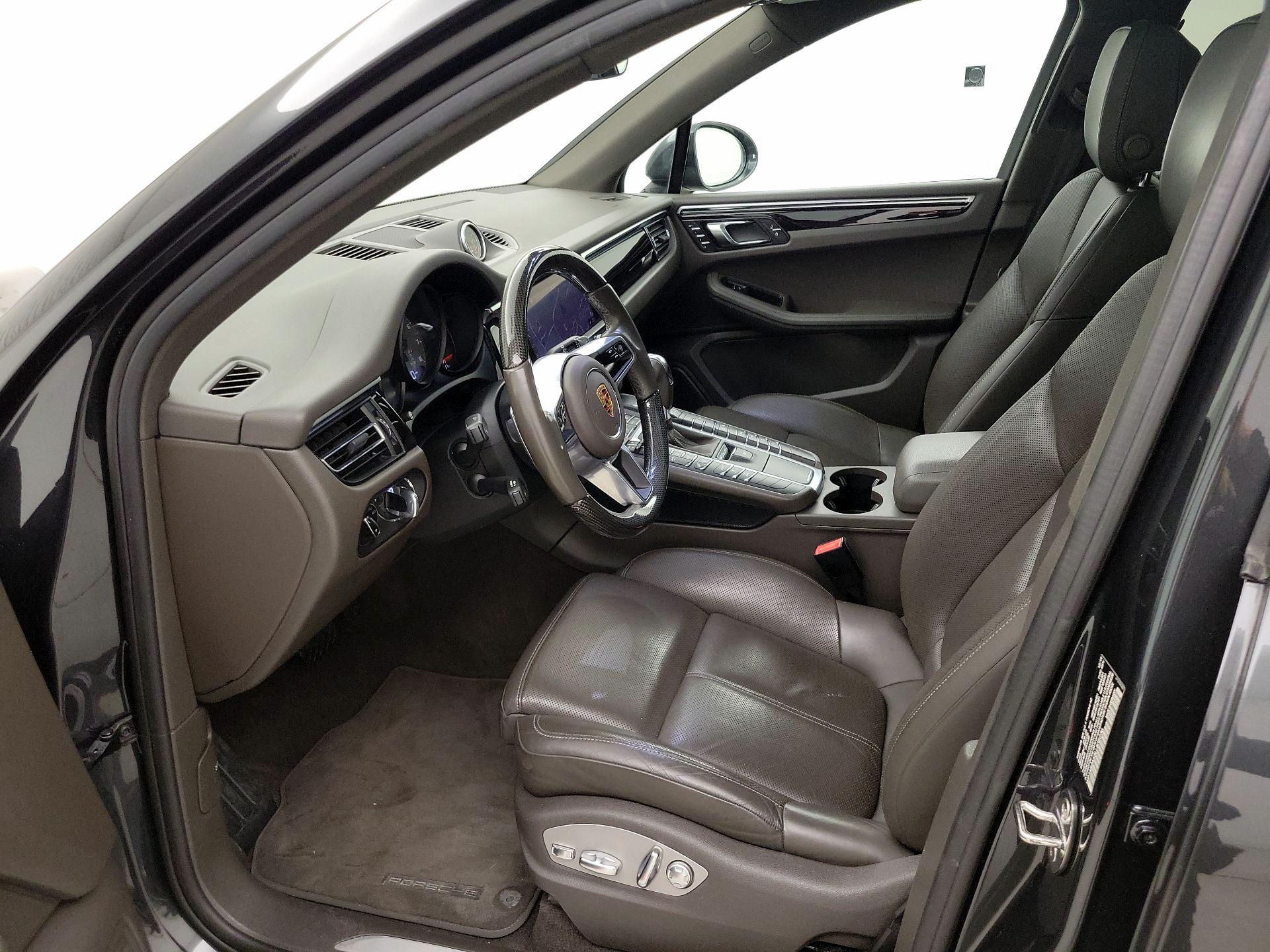 Thumbnail: 2020 Porsche Macan - 11