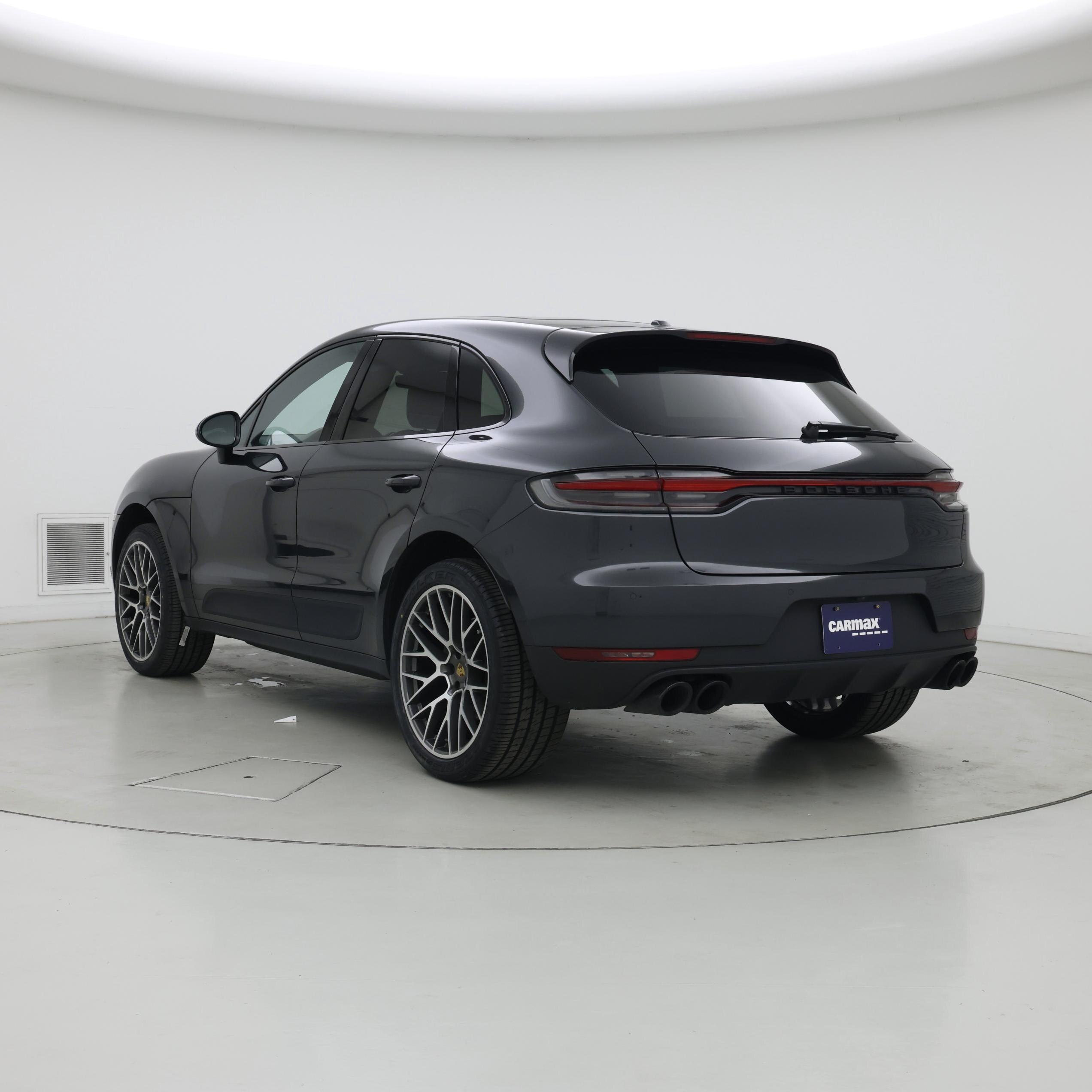 Thumbnail: 2020 Porsche Macan - 2