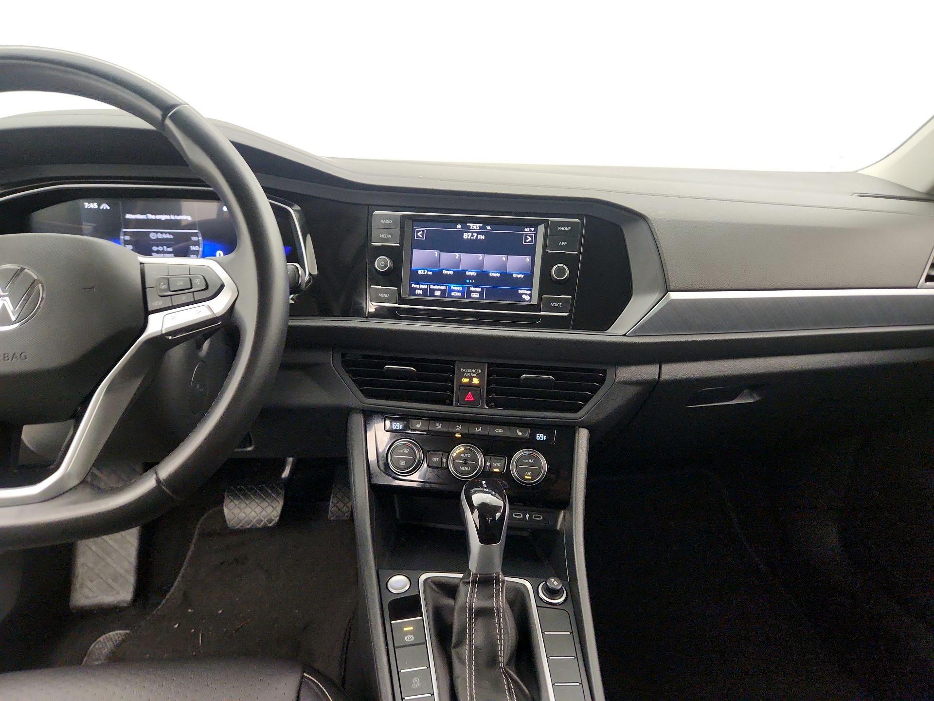 Thumbnail: 2024 Volkswagen Jetta - 9