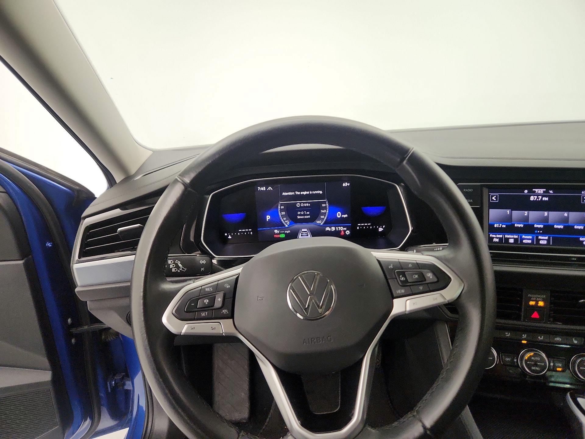 Thumbnail: 2024 Volkswagen Jetta - 10