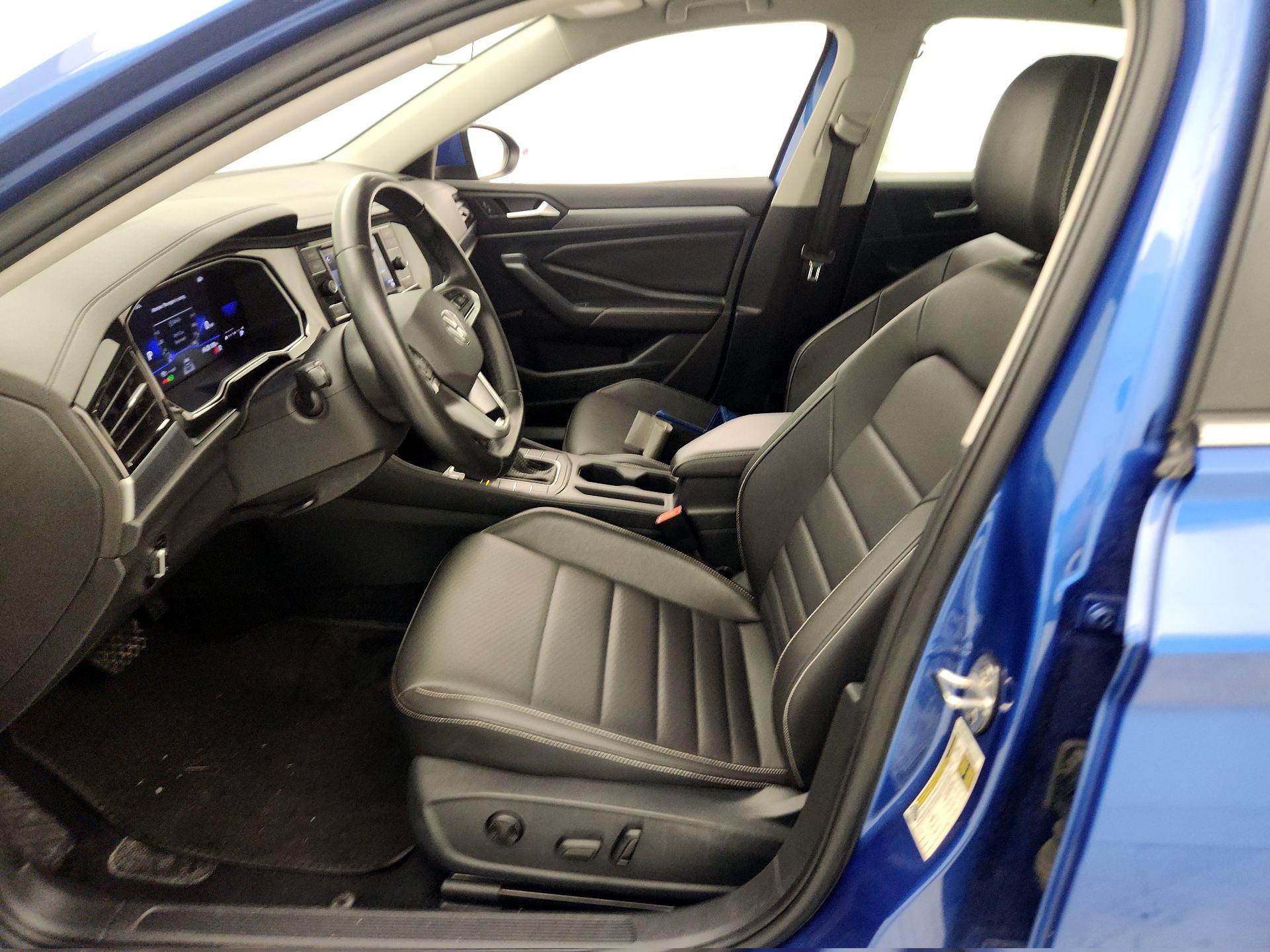 Thumbnail: 2024 Volkswagen Jetta - 11