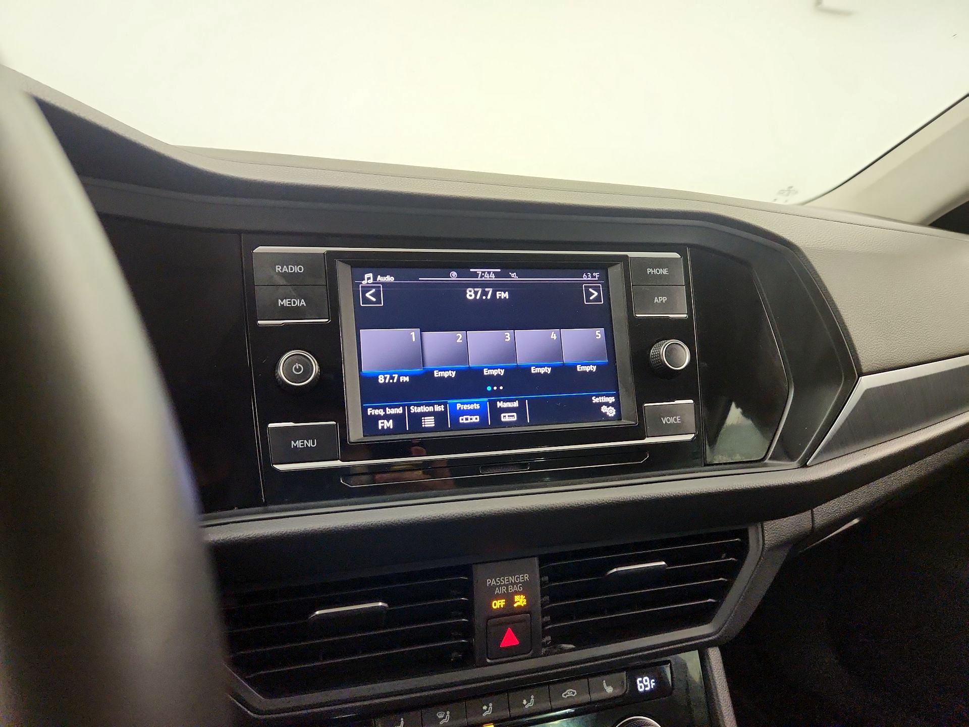 Thumbnail: 2024 Volkswagen Jetta - 15