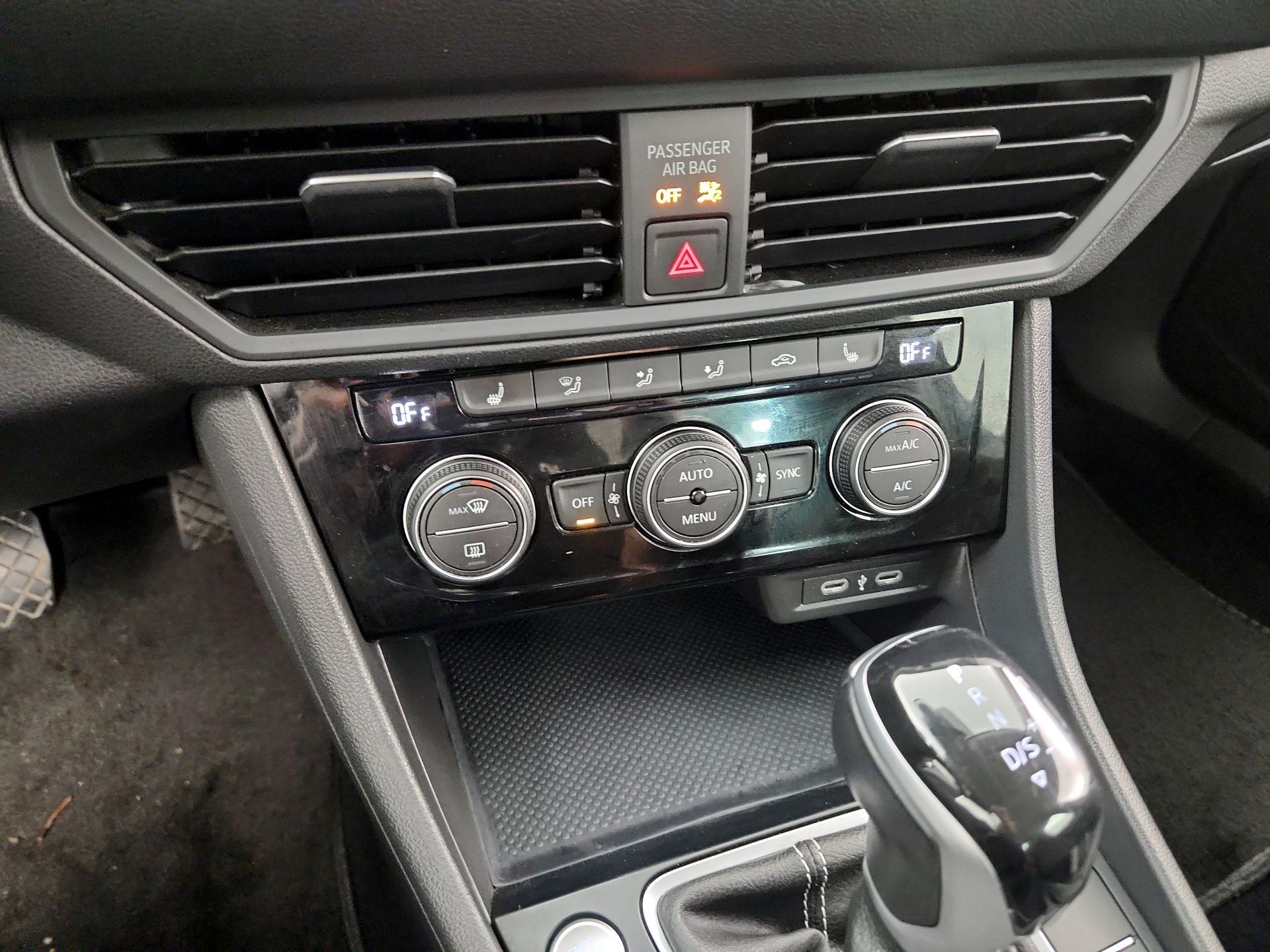 Thumbnail: 2024 Volkswagen Jetta - 16