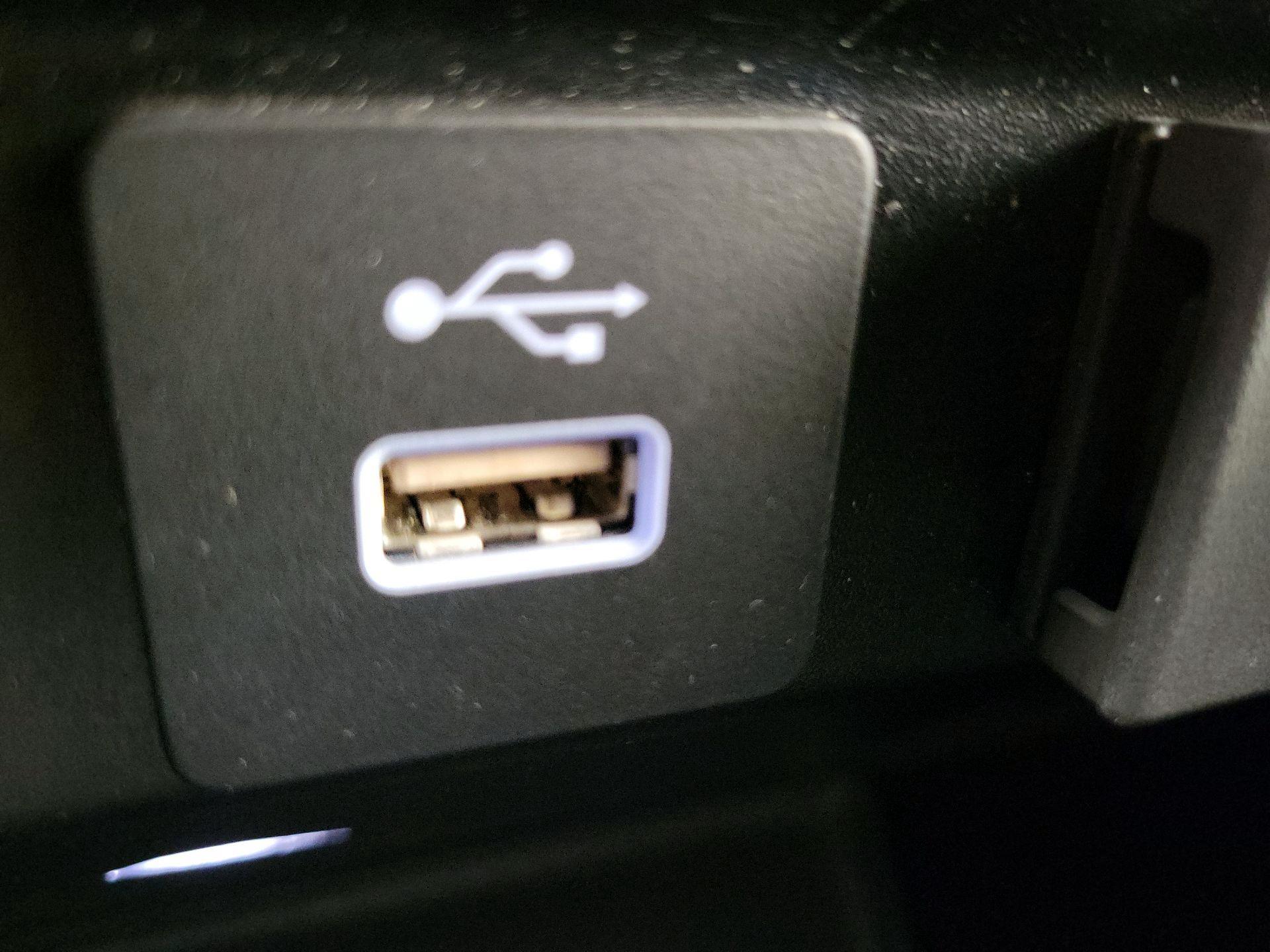 Thumbnail: 2023 Acura MDX - 18