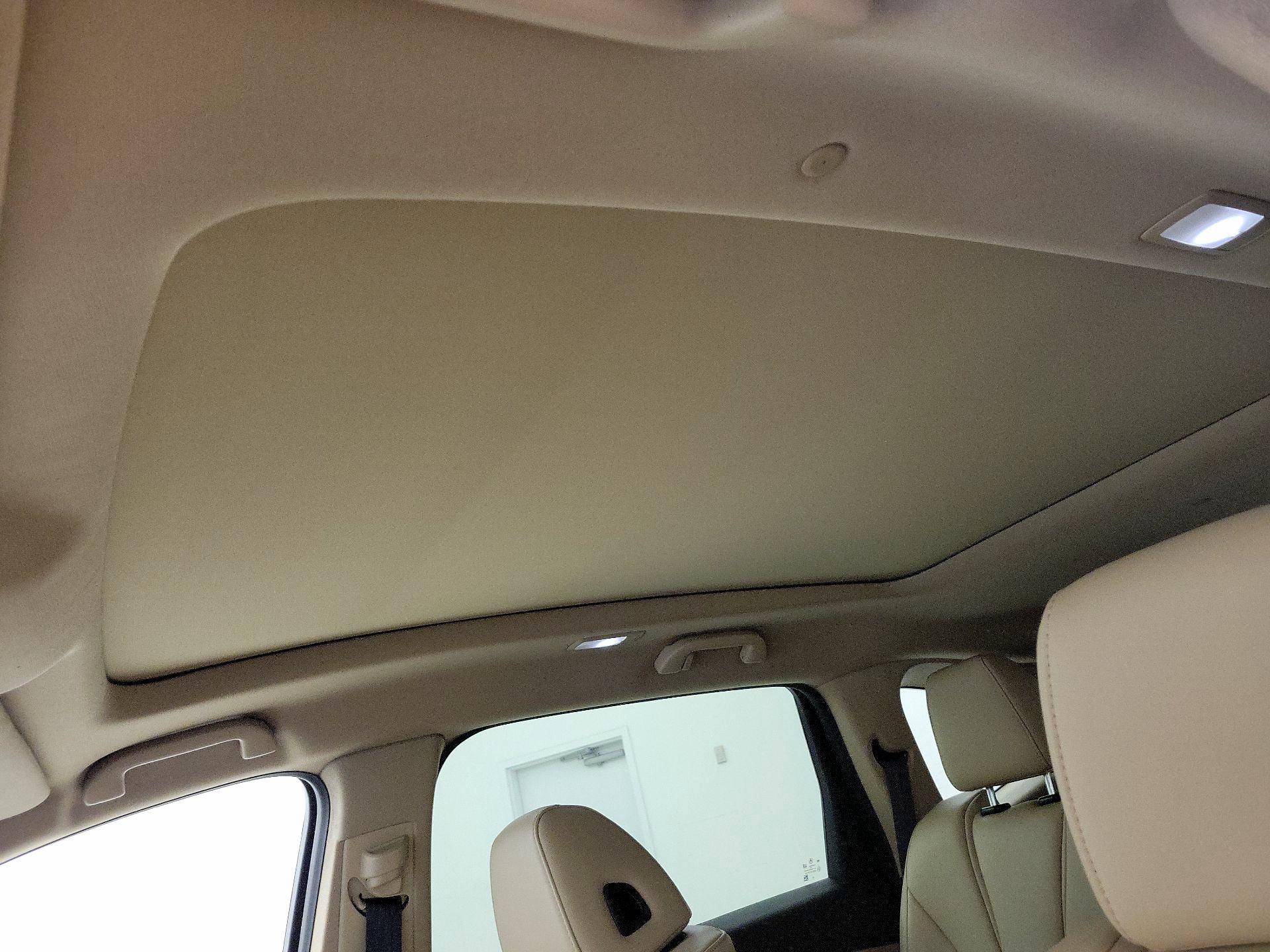 Thumbnail: 2023 Acura MDX - 19