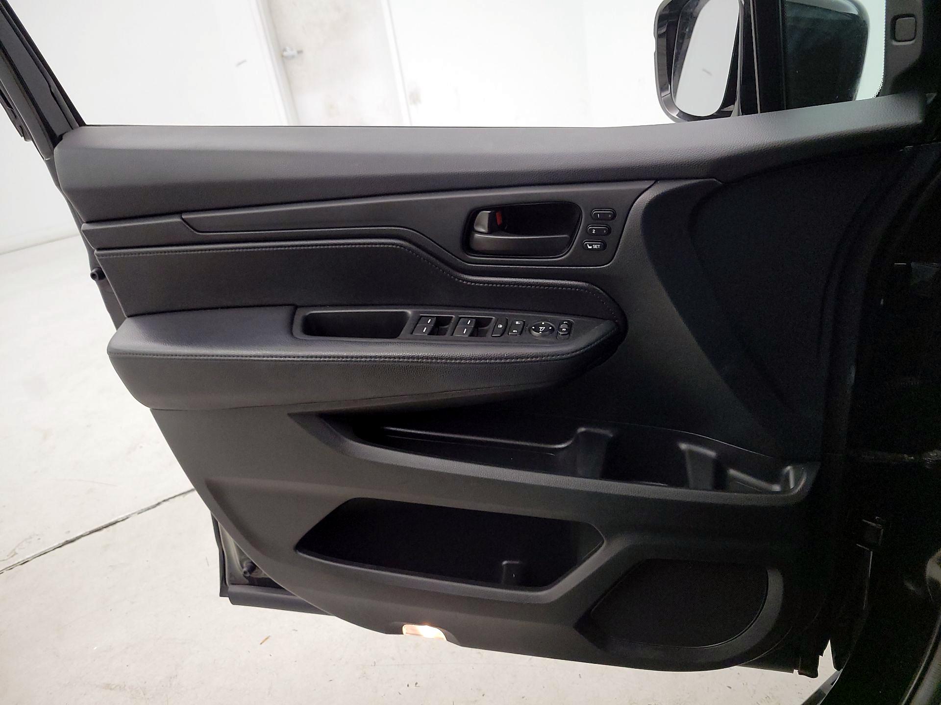 Thumbnail: 2023 Honda Odyssey - 12